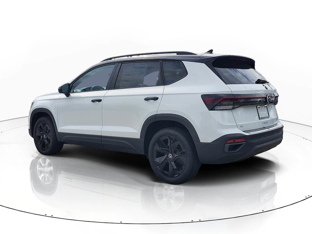 New 2026 Volkswagen Taos 1.5T SE Black SUV