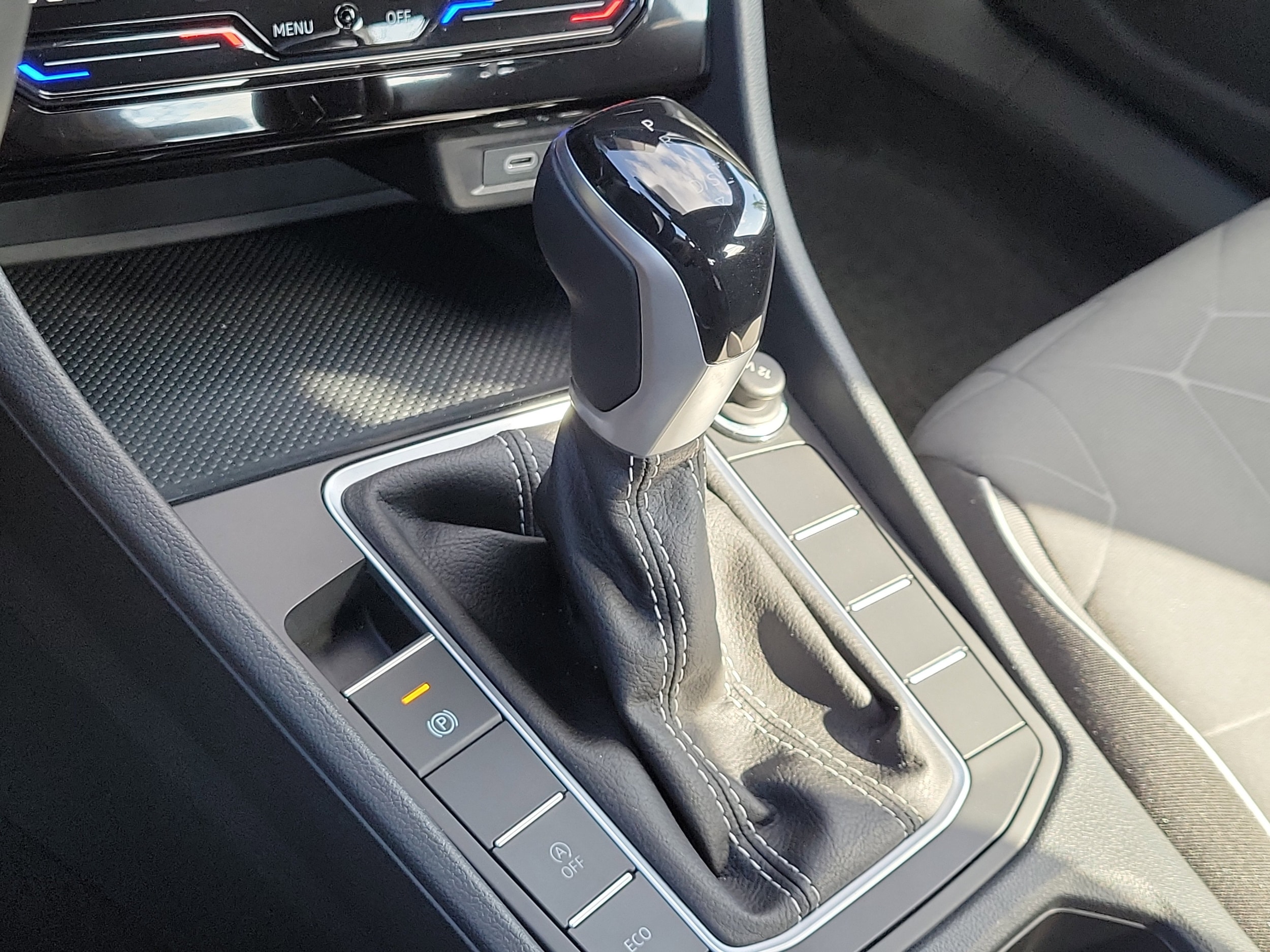 2025 Volkswagen Jetta Sport - Photo 21
