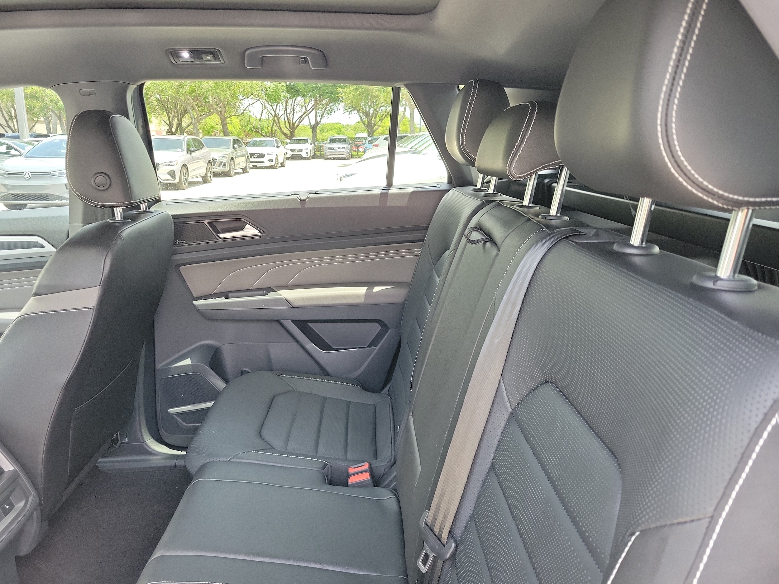 2023 Volkswagen Atlas Cross Sport SEL Premium R-Line - Photo 12