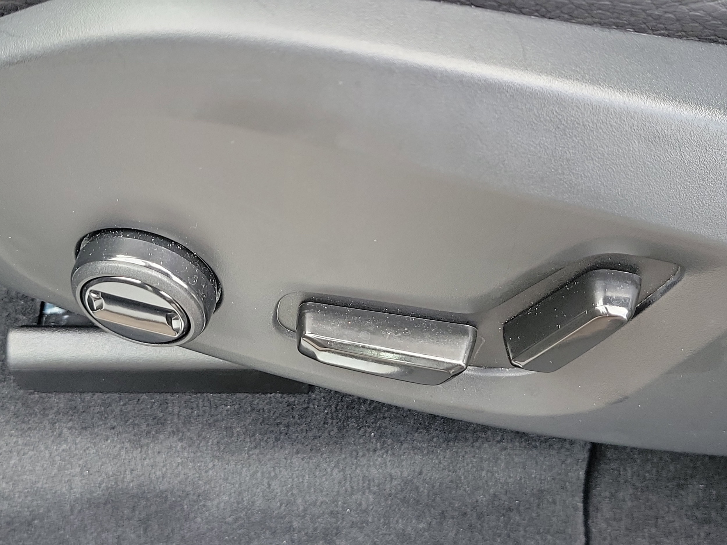 2023 Volvo XC60 Plus - Photo 17