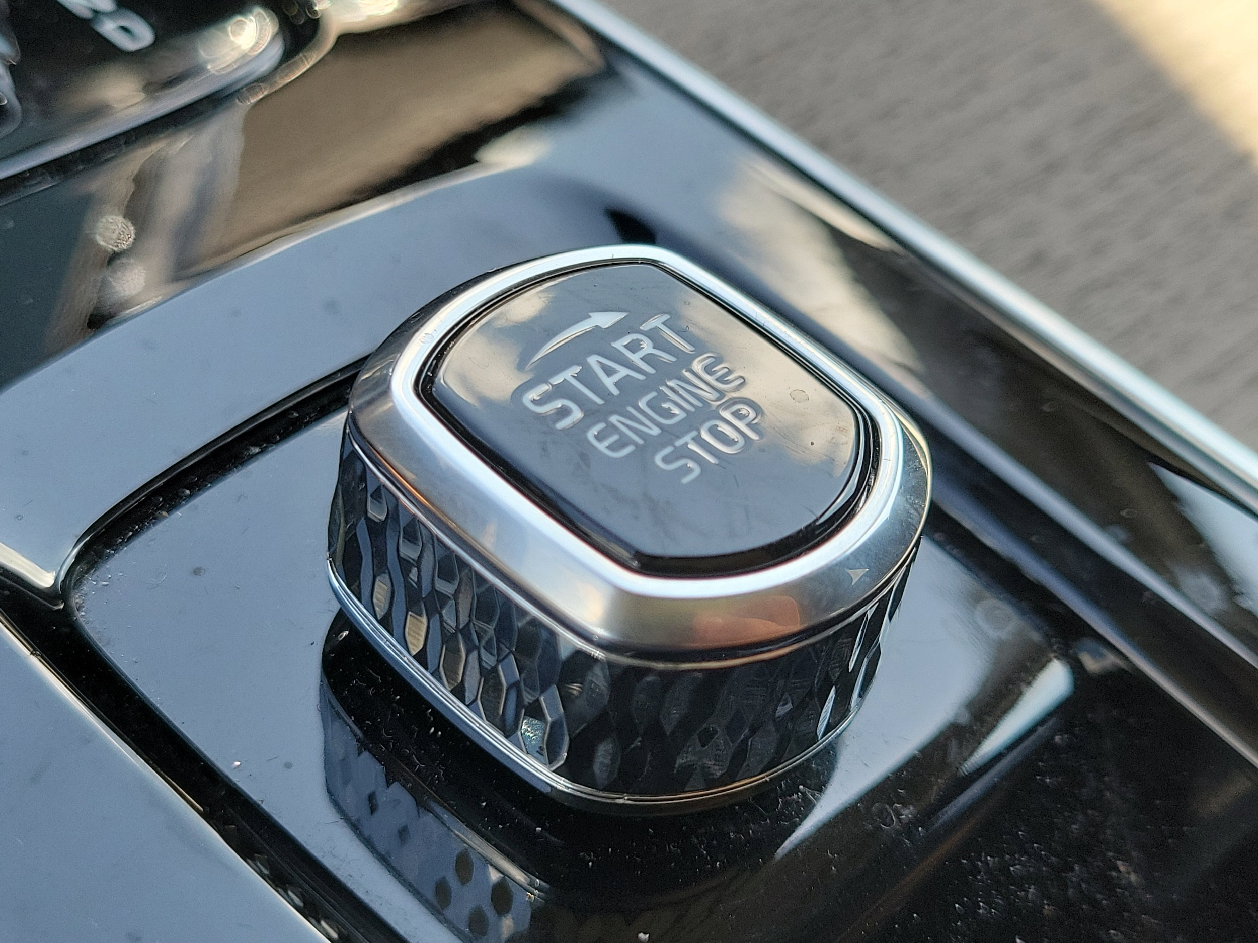 2025 Volvo XC90 Plus - Photo 30