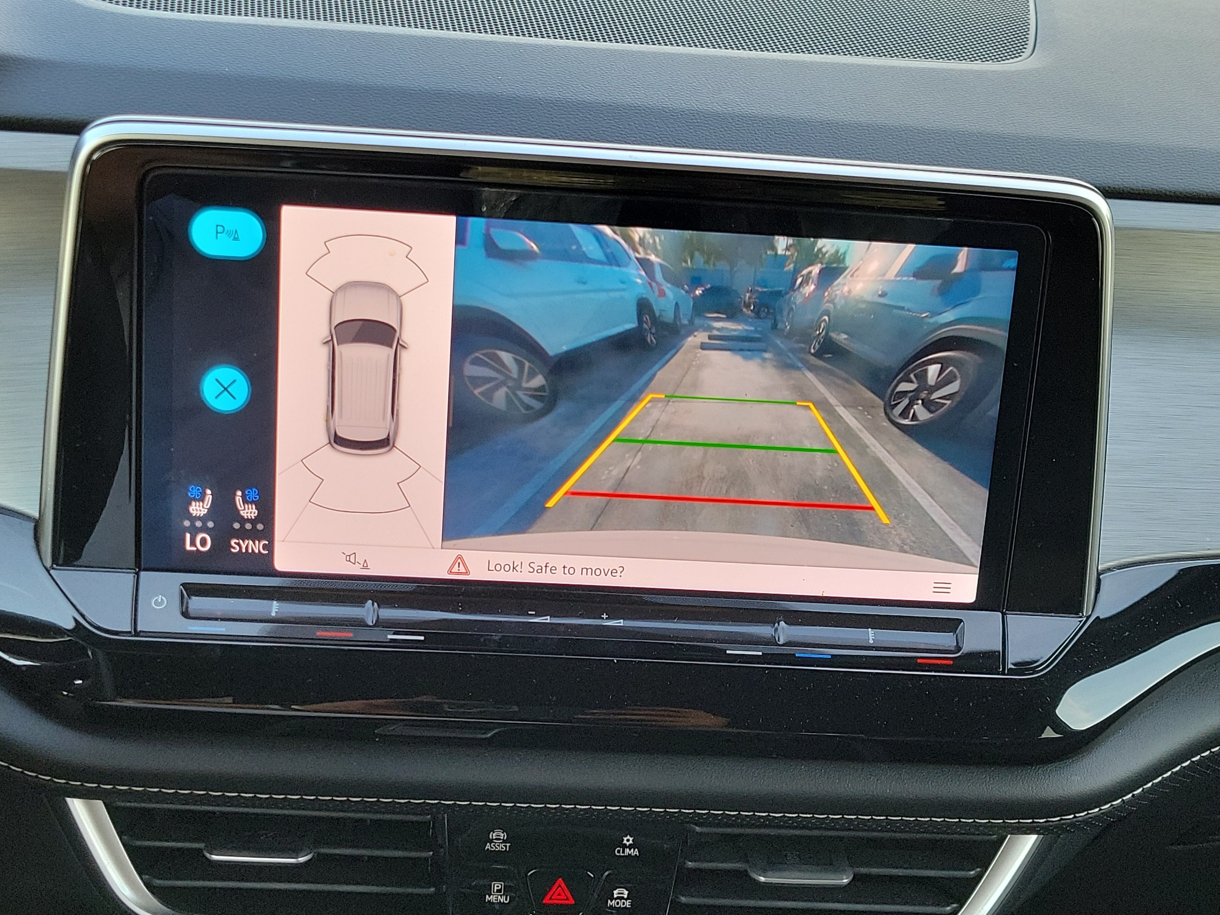 2024 Volkswagen Atlas Cross Sport SE w/Tech - Photo 24