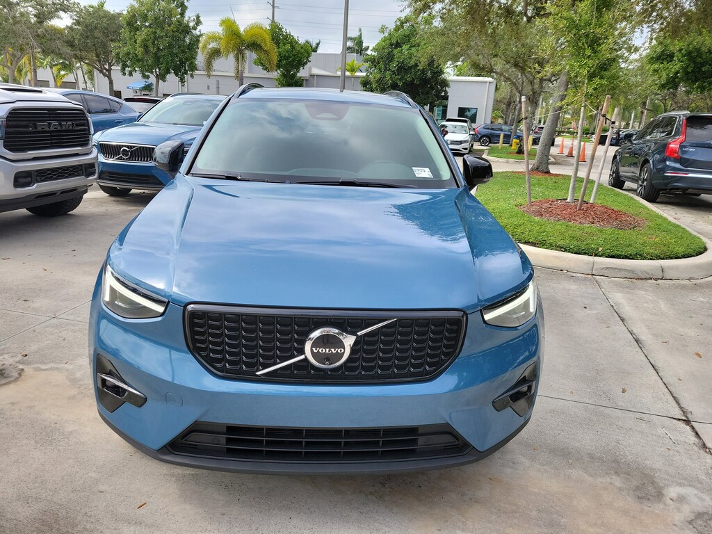 Used 2024 Volvo XC40 B5 Plus Dark SUV