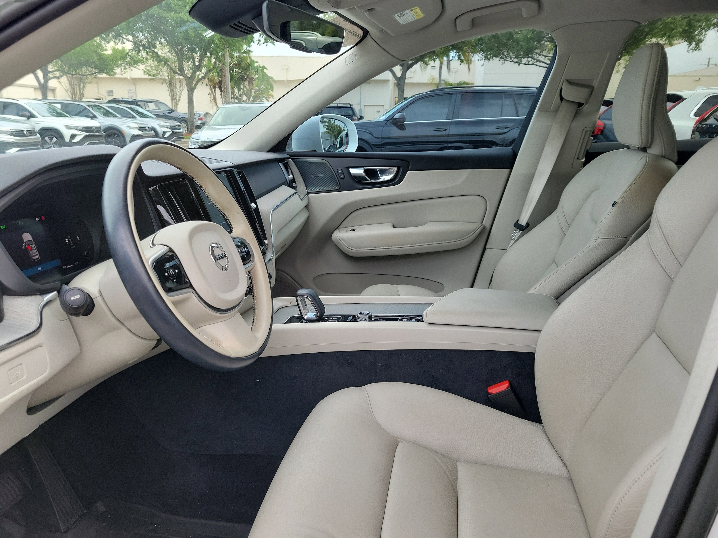 2023 Volvo XC60 Plus - Photo 15