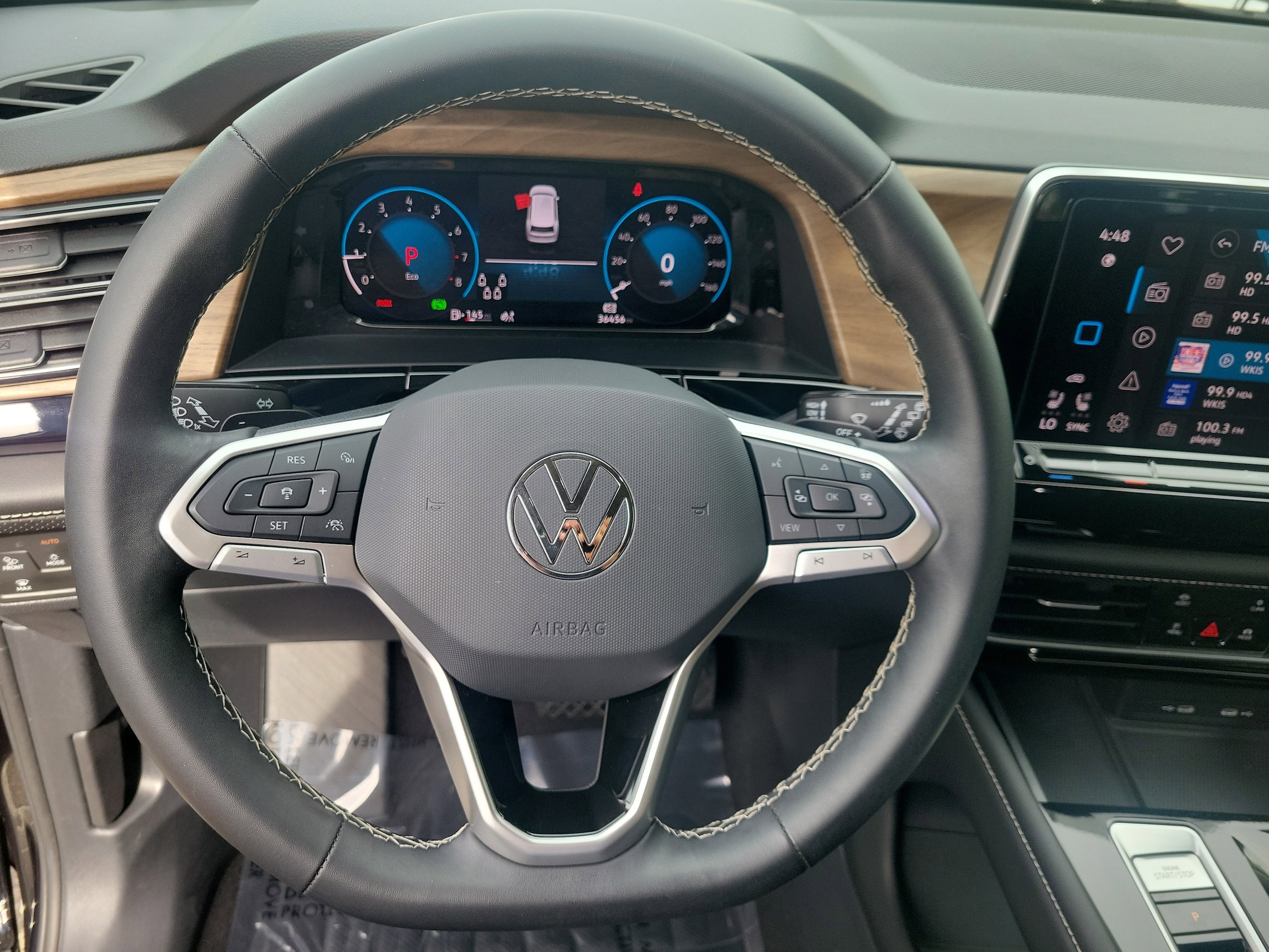 2024 Volkswagen Atlas SE w/Tech - Photo 19
