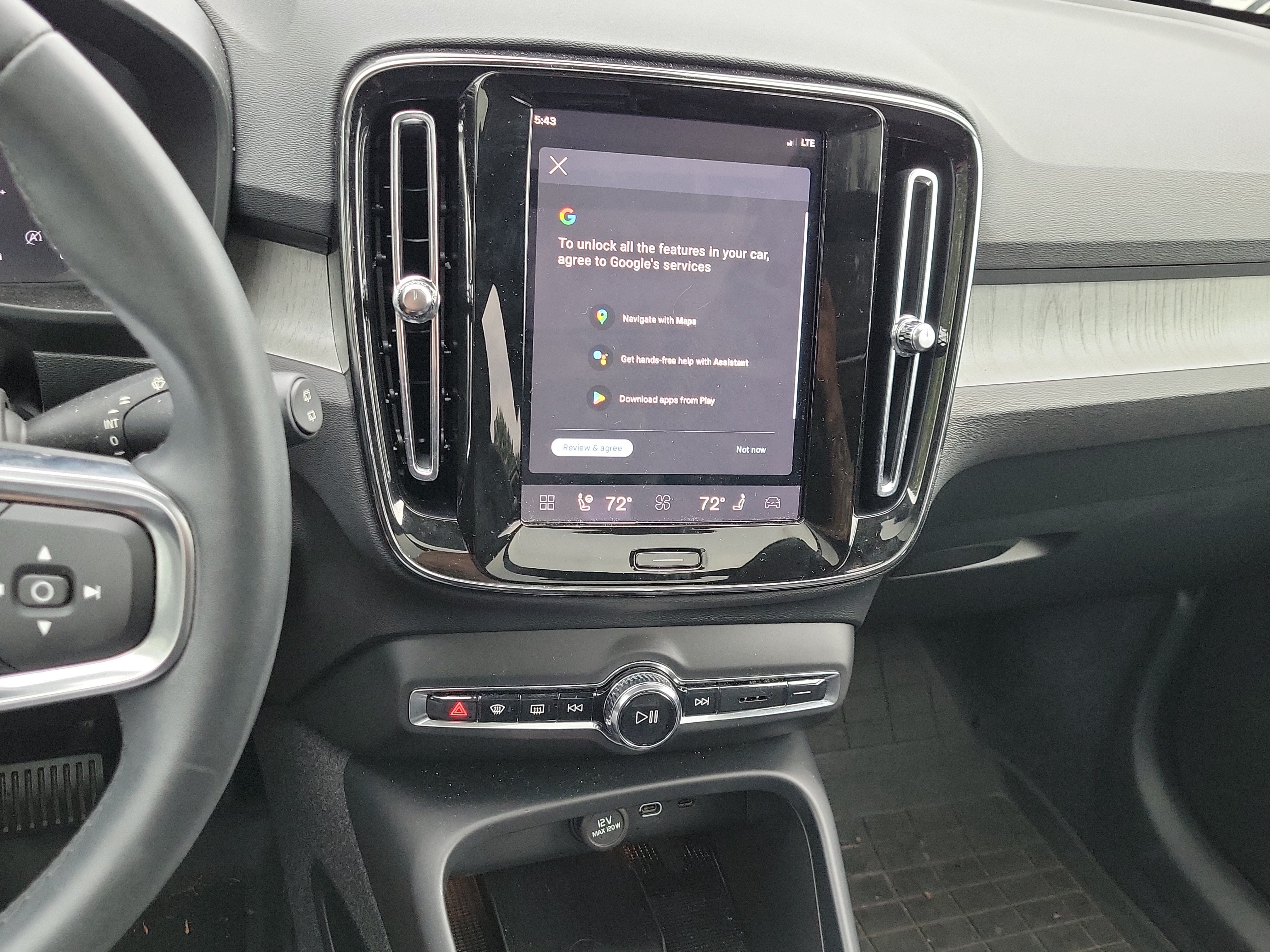 2024 Volvo XC40 Plus - Photo 24
