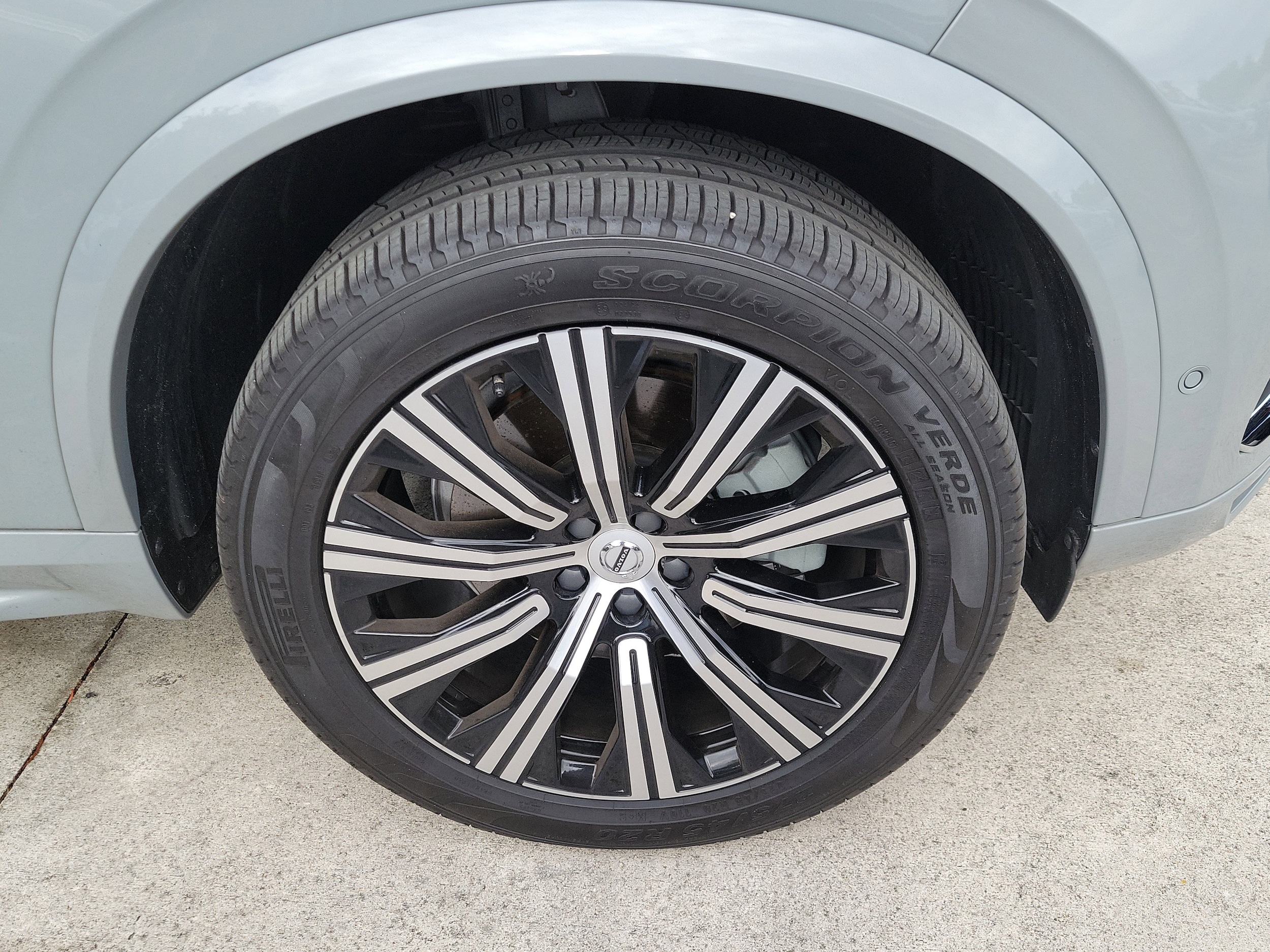 2025 Volvo XC90 Plus - Photo 14