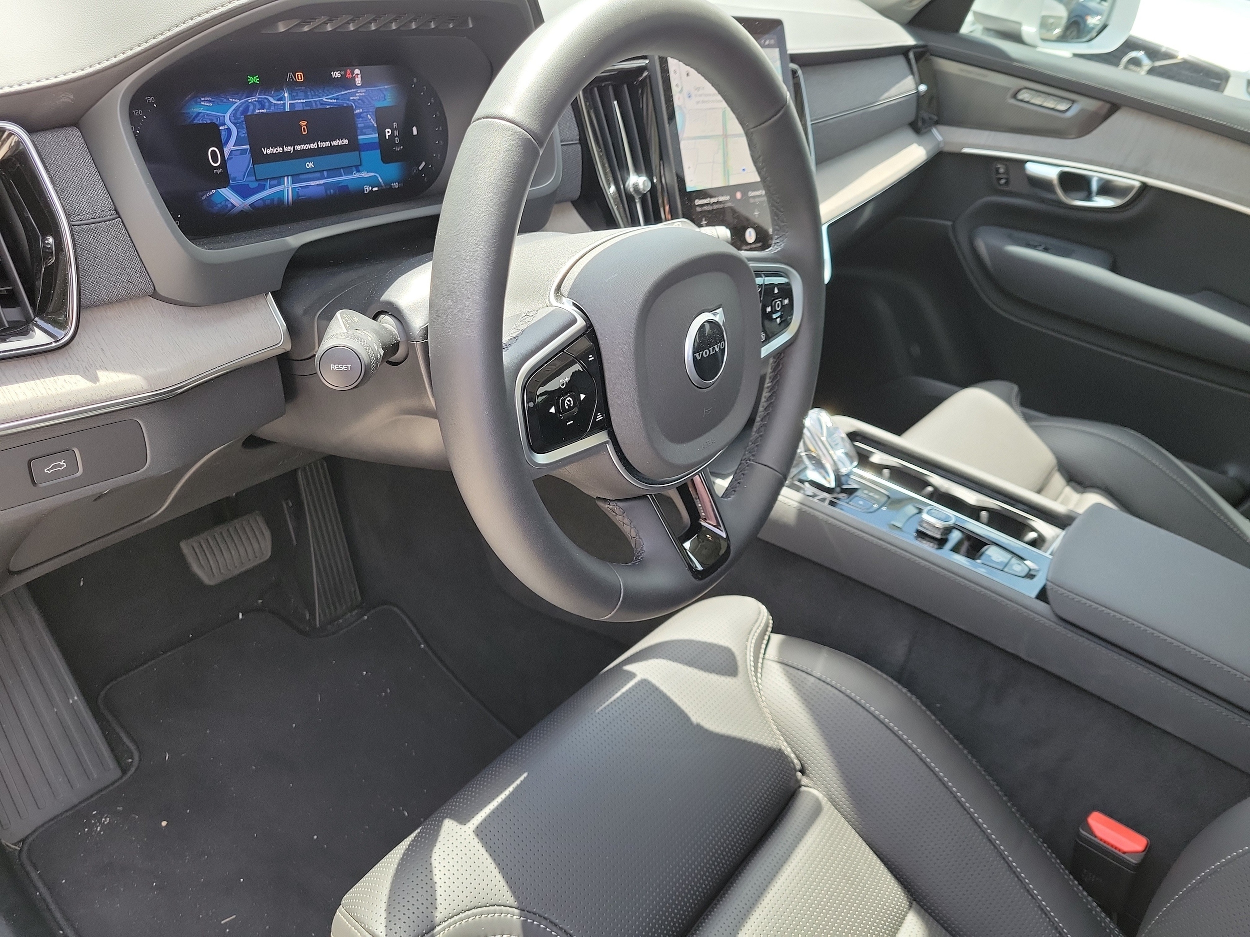 2025 Volvo XC90 Ultra - Photo 18