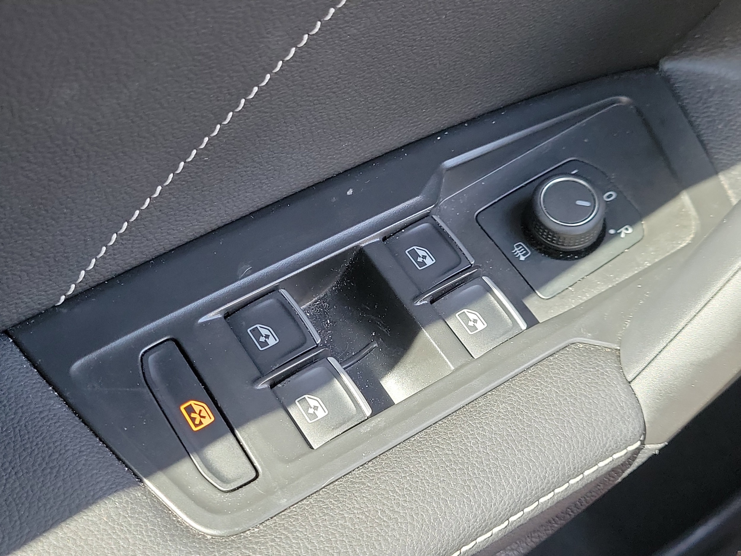 2023 Volkswagen Tiguan SE - Photo 24