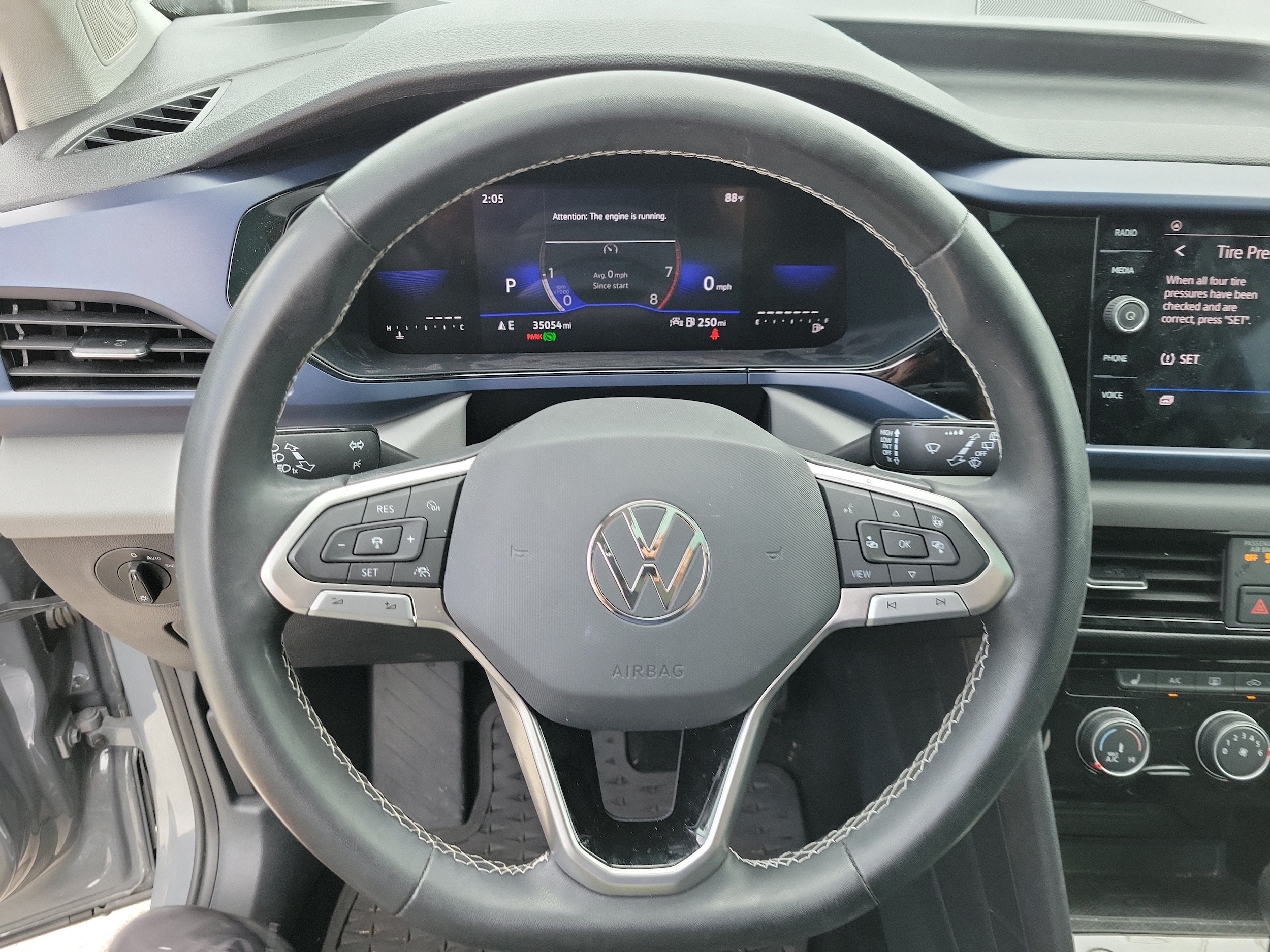 2023 Volkswagen Taos SE - Photo 21