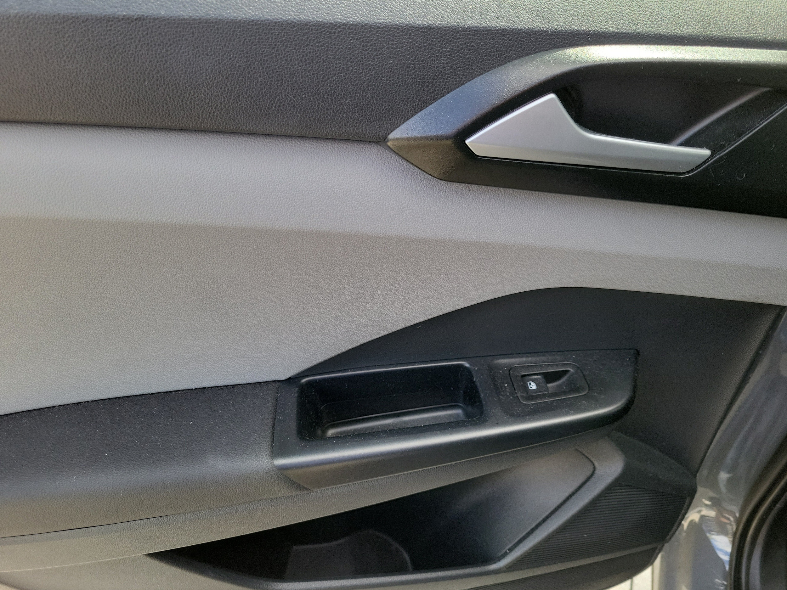 2023 Volkswagen Taos SE - Photo 14