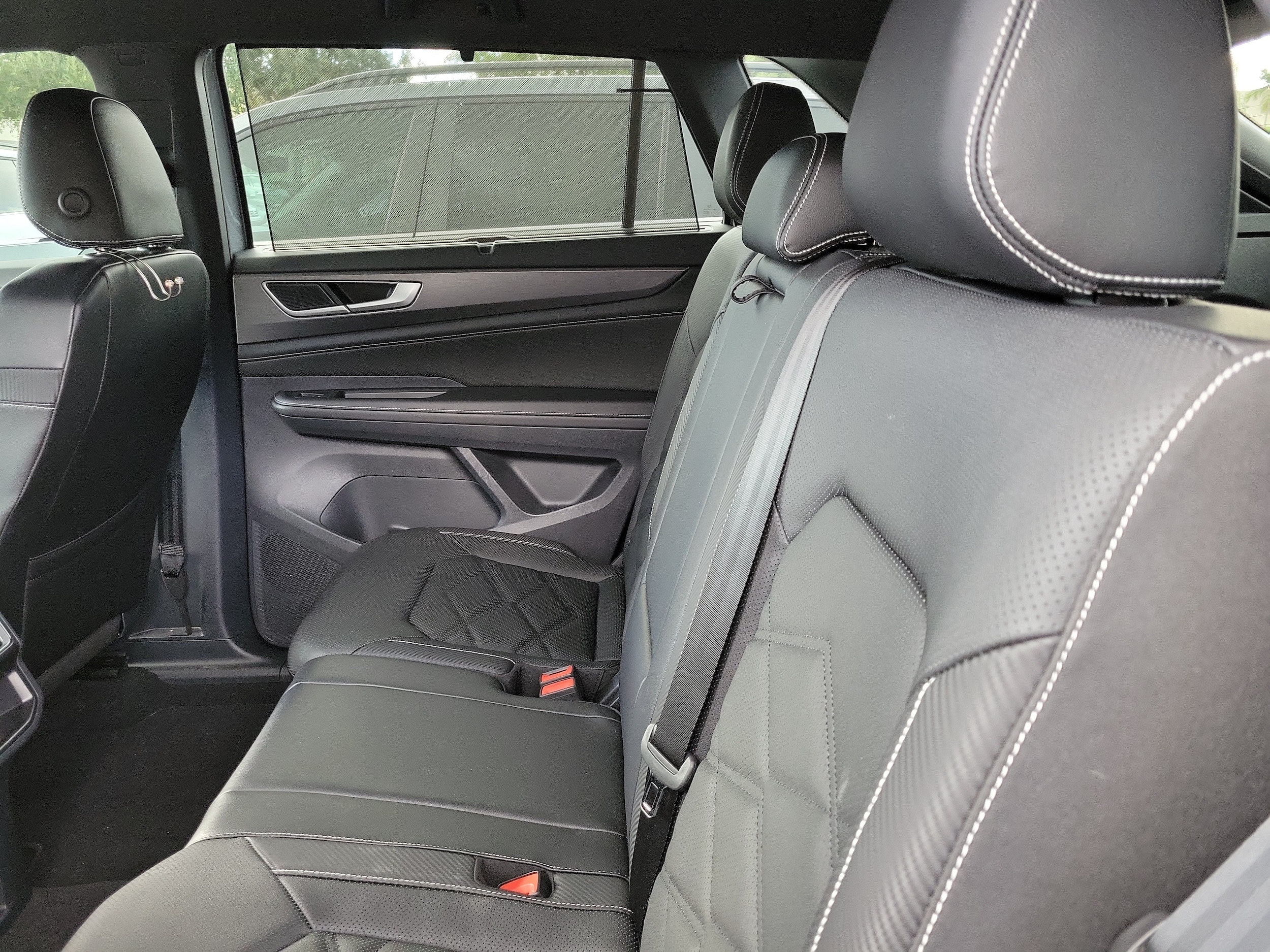2024 Volkswagen Atlas Cross Sport SE w/Tech - Photo 11