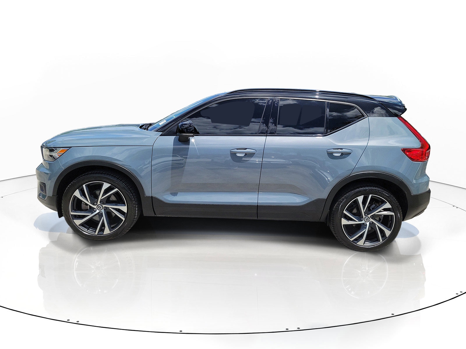 2021 Volvo XC40 R-Design - Photo 4