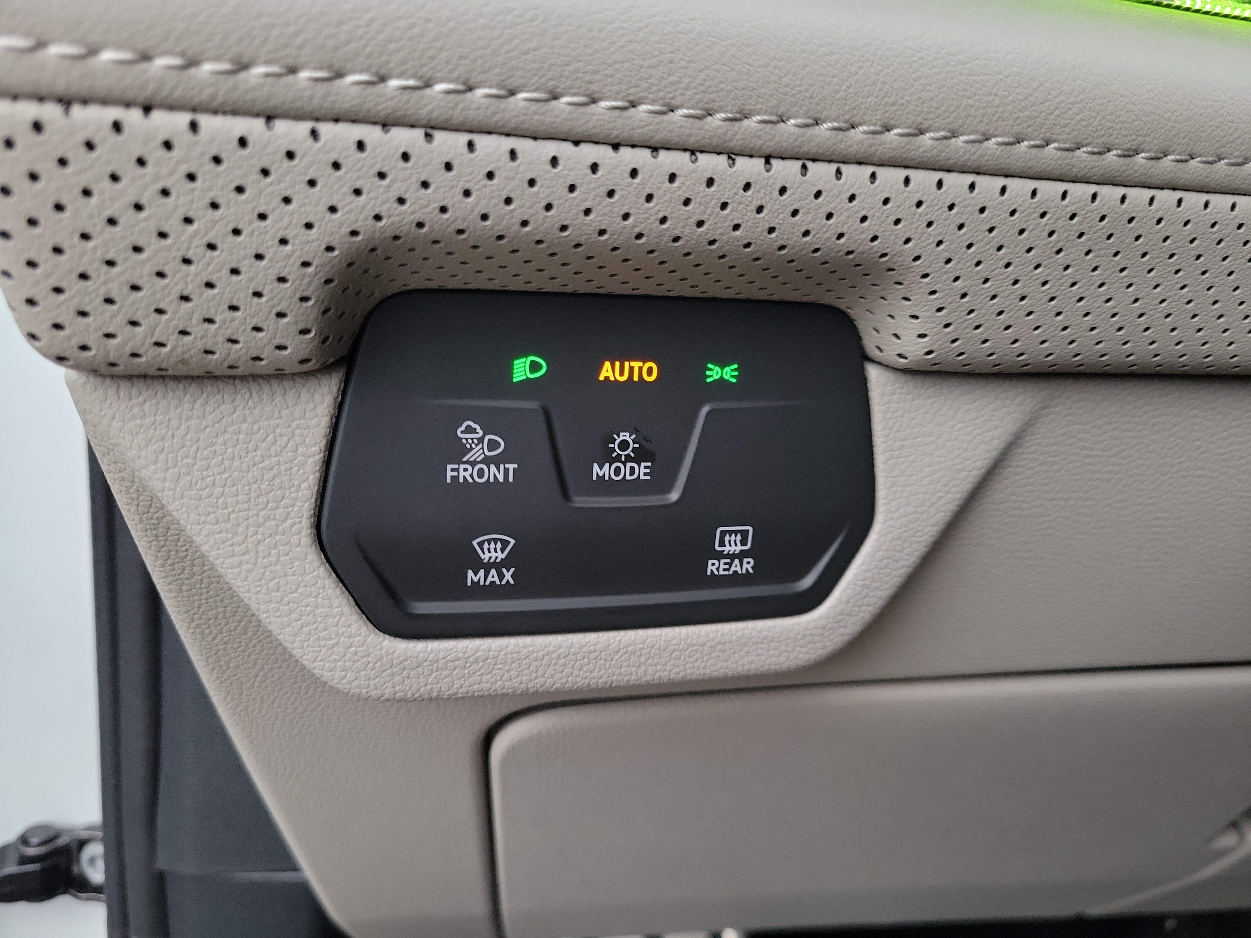 2024 Volkswagen Atlas SEL Premium R-Line - Photo 23