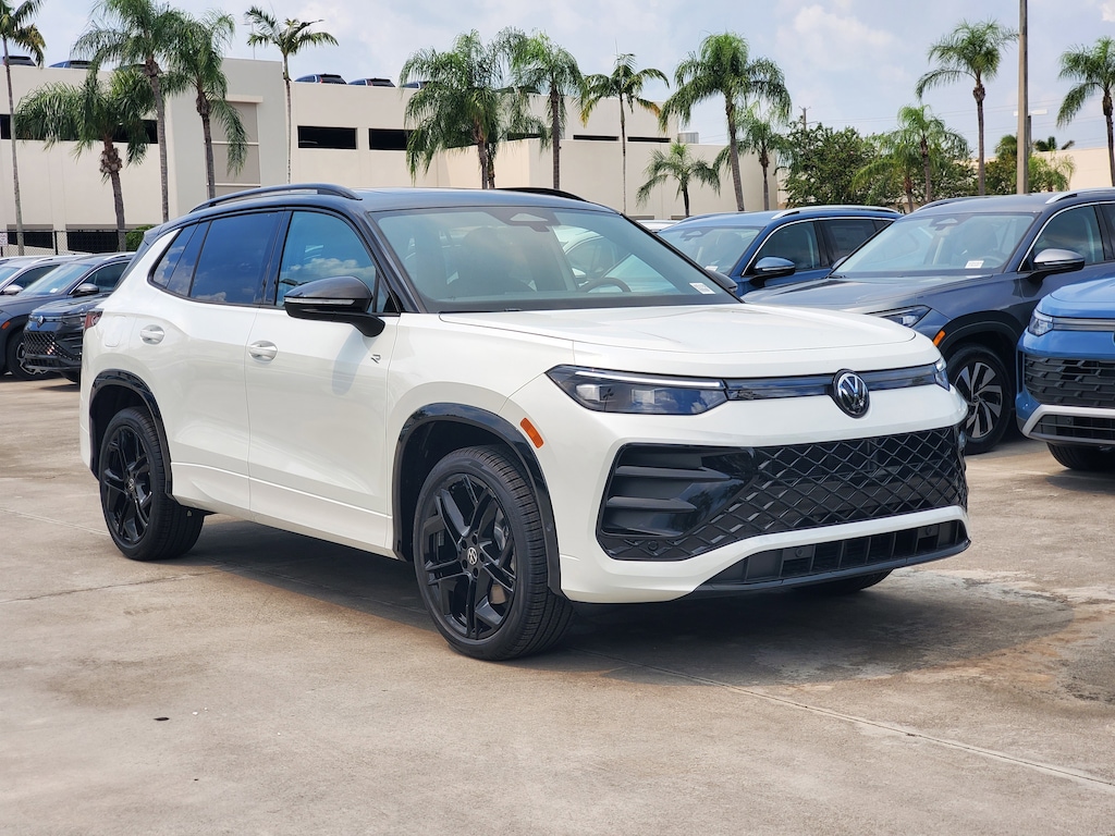 New 2026 Volkswagen Tiguan 2.0T SE R-Line Black SUV