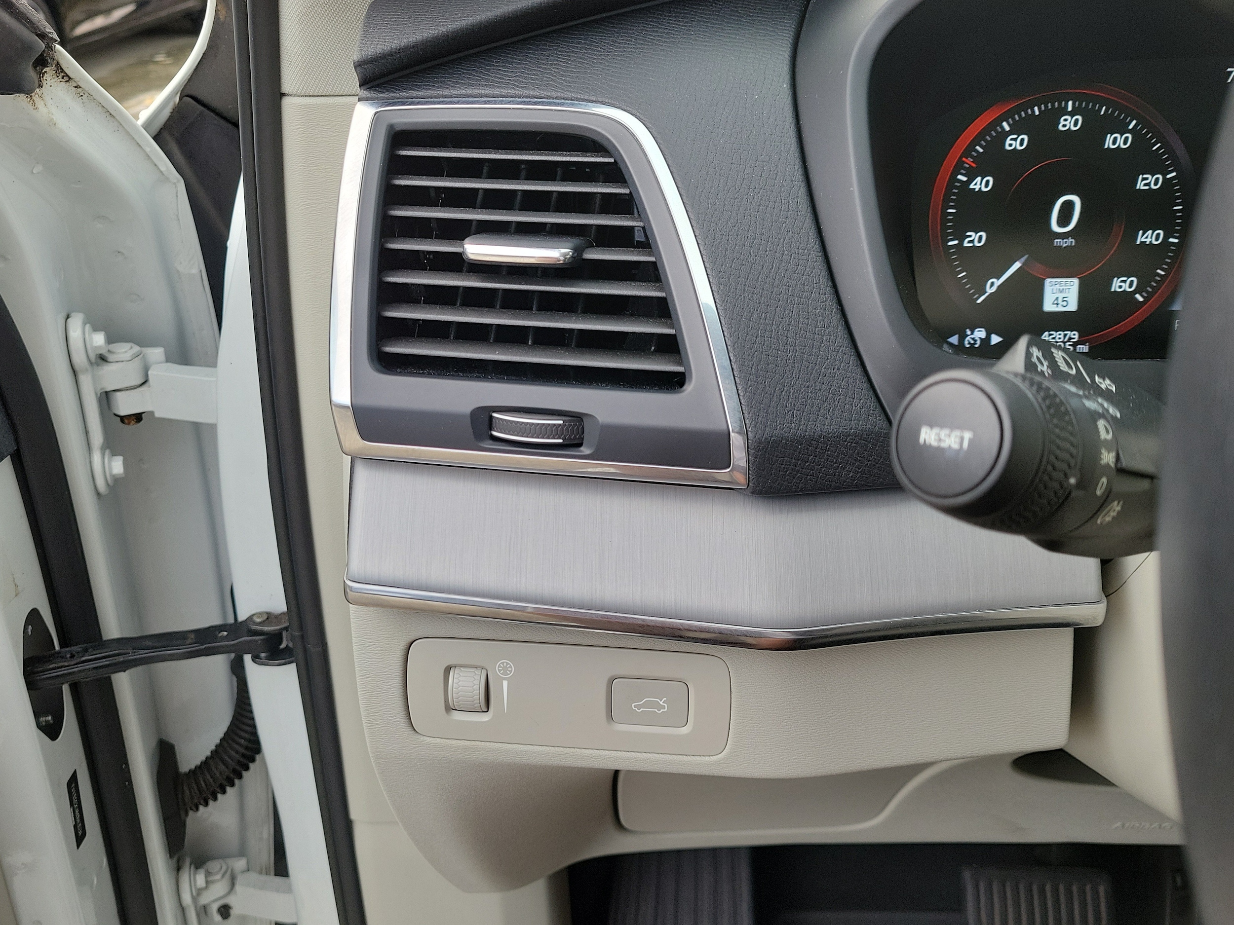 2022 Volvo XC90 Momentum - Photo 21