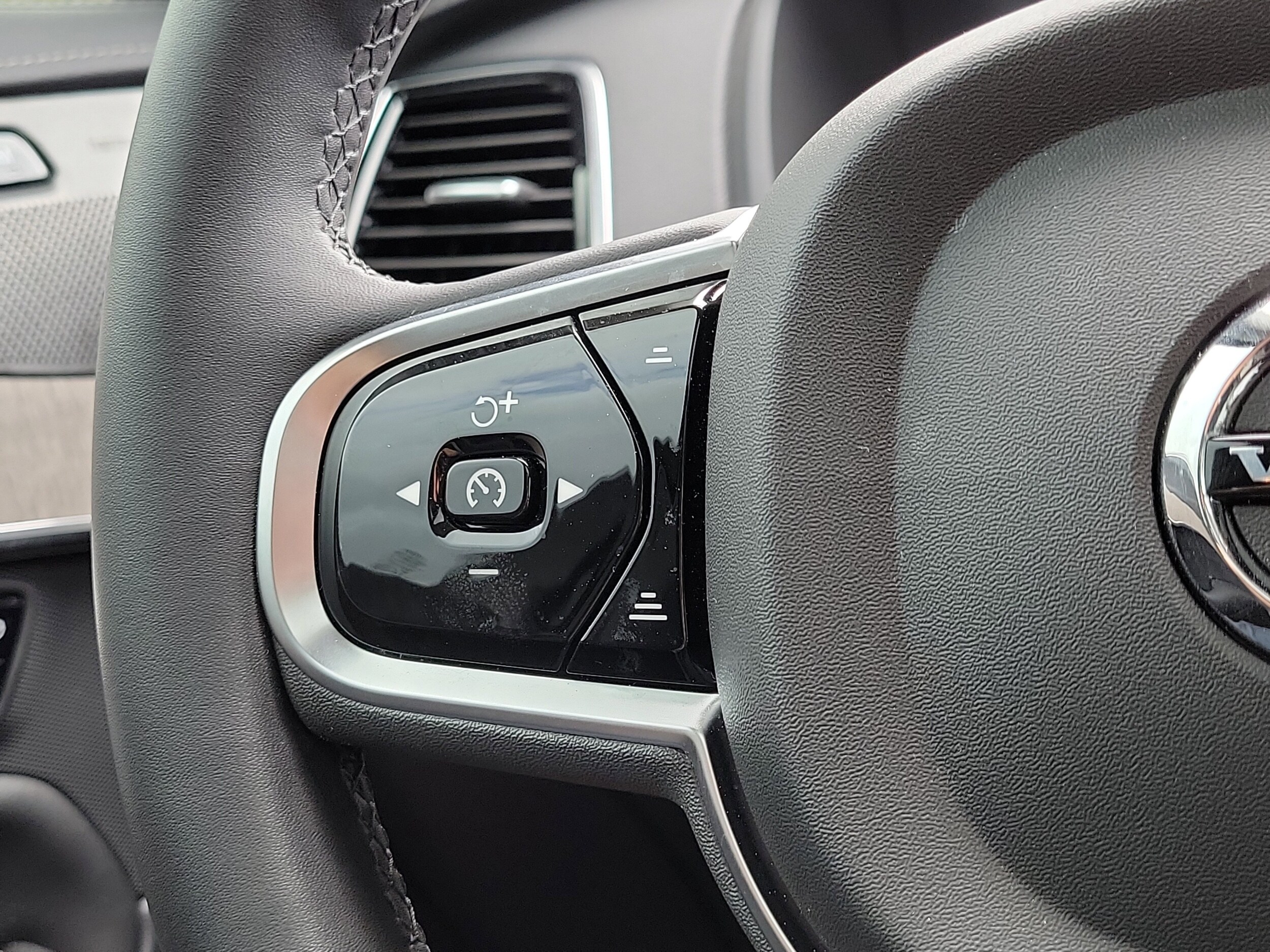 2024 Volvo XC90 Ultimate - Photo 28