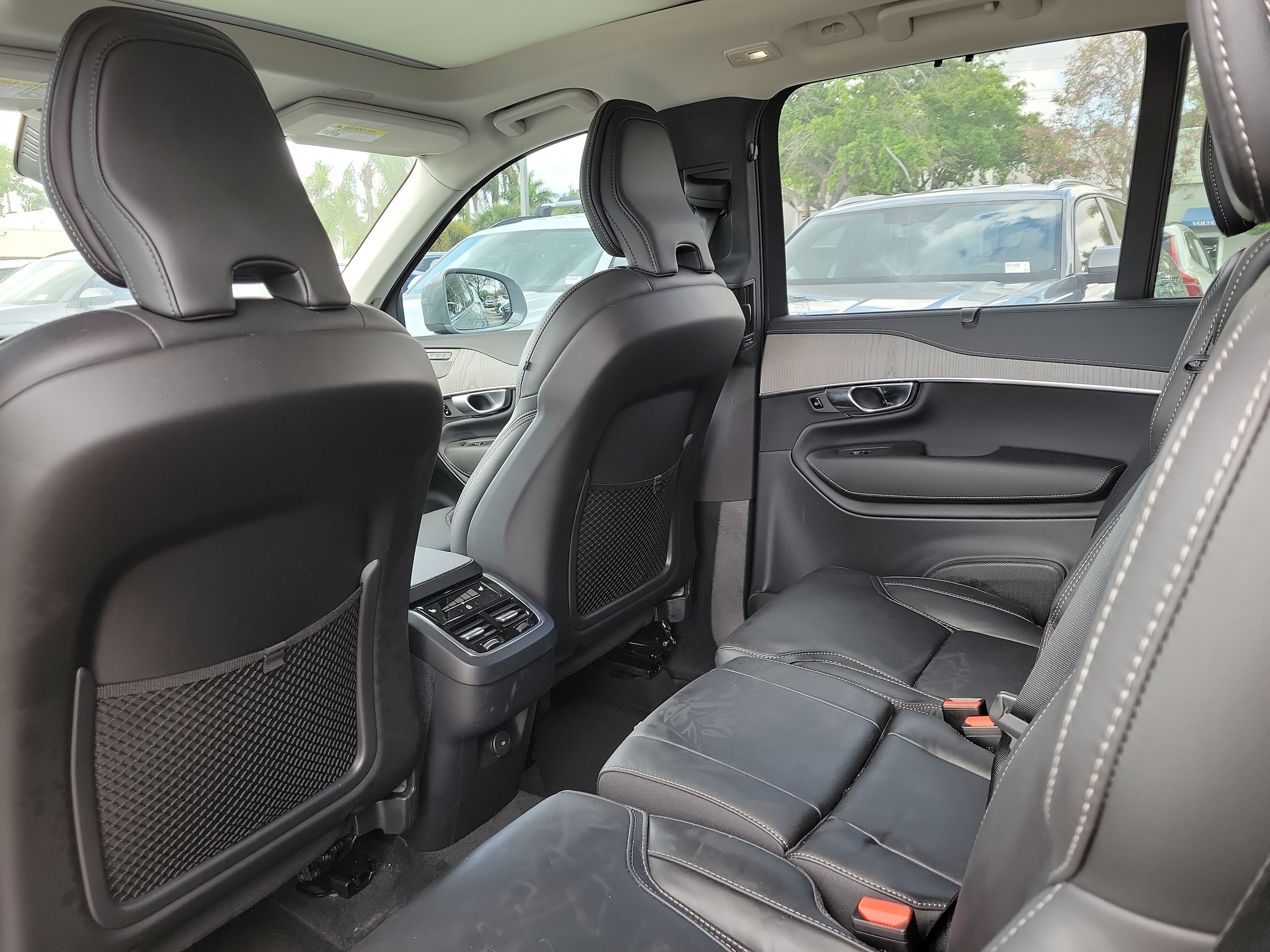 2025 Volvo XC90 Ultra - Photo 16