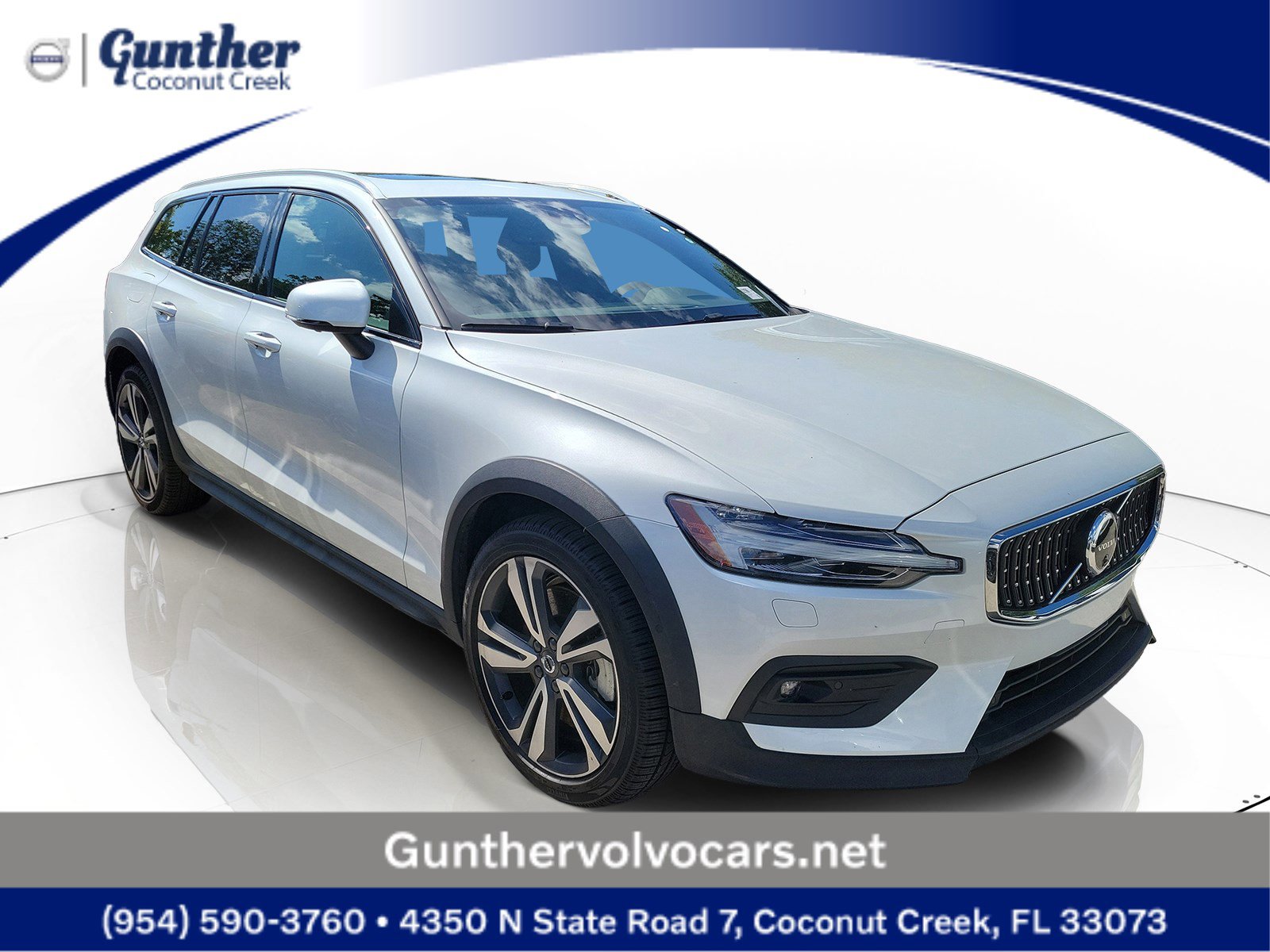 2025 Volvo V60 Cross Country B5 Plus AWD's photo