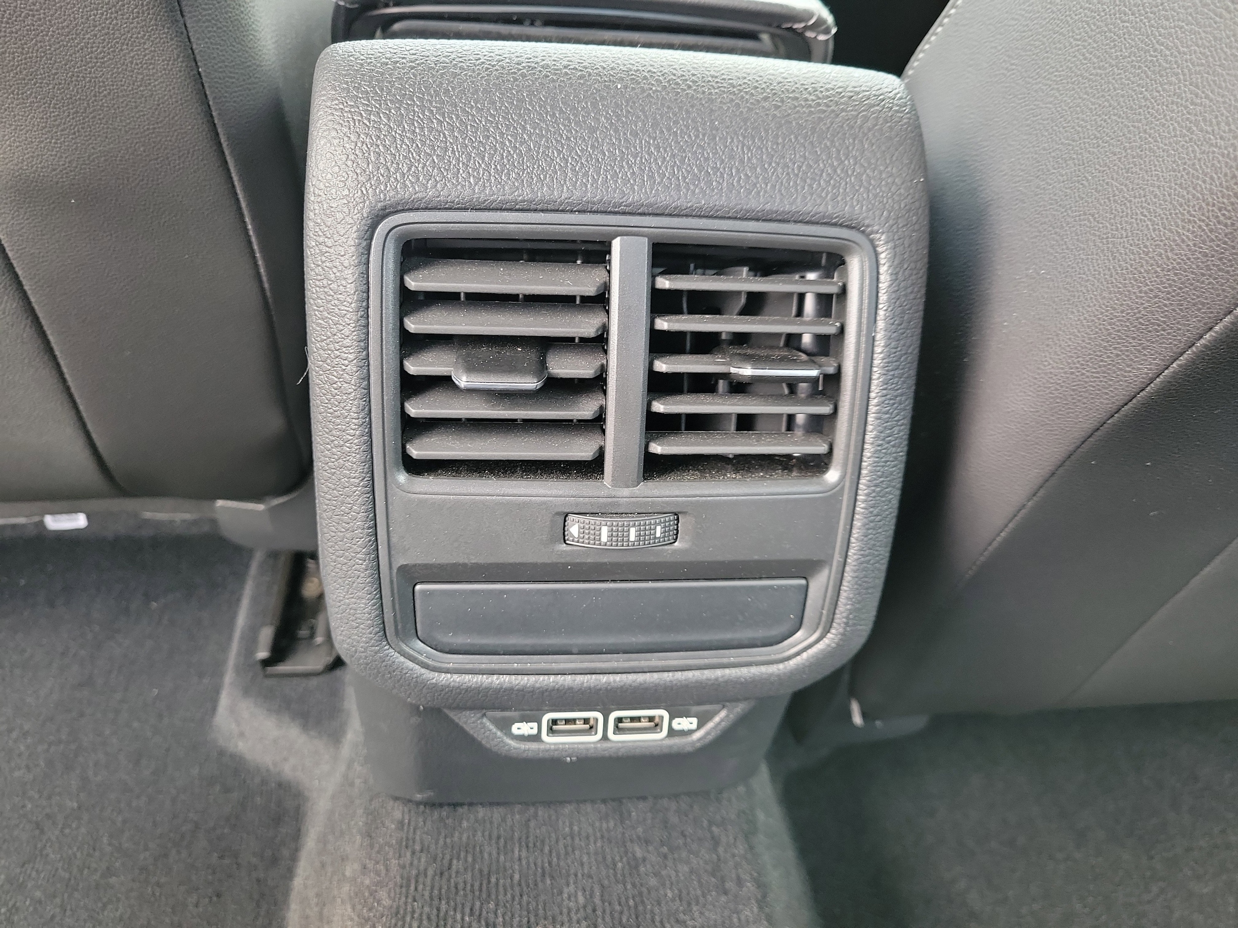2021 Volkswagen Passat R-Line - Photo 11