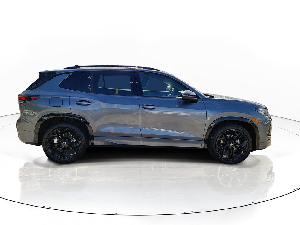 New 2026 Volkswagen Tiguan SE R-Line Black SUV