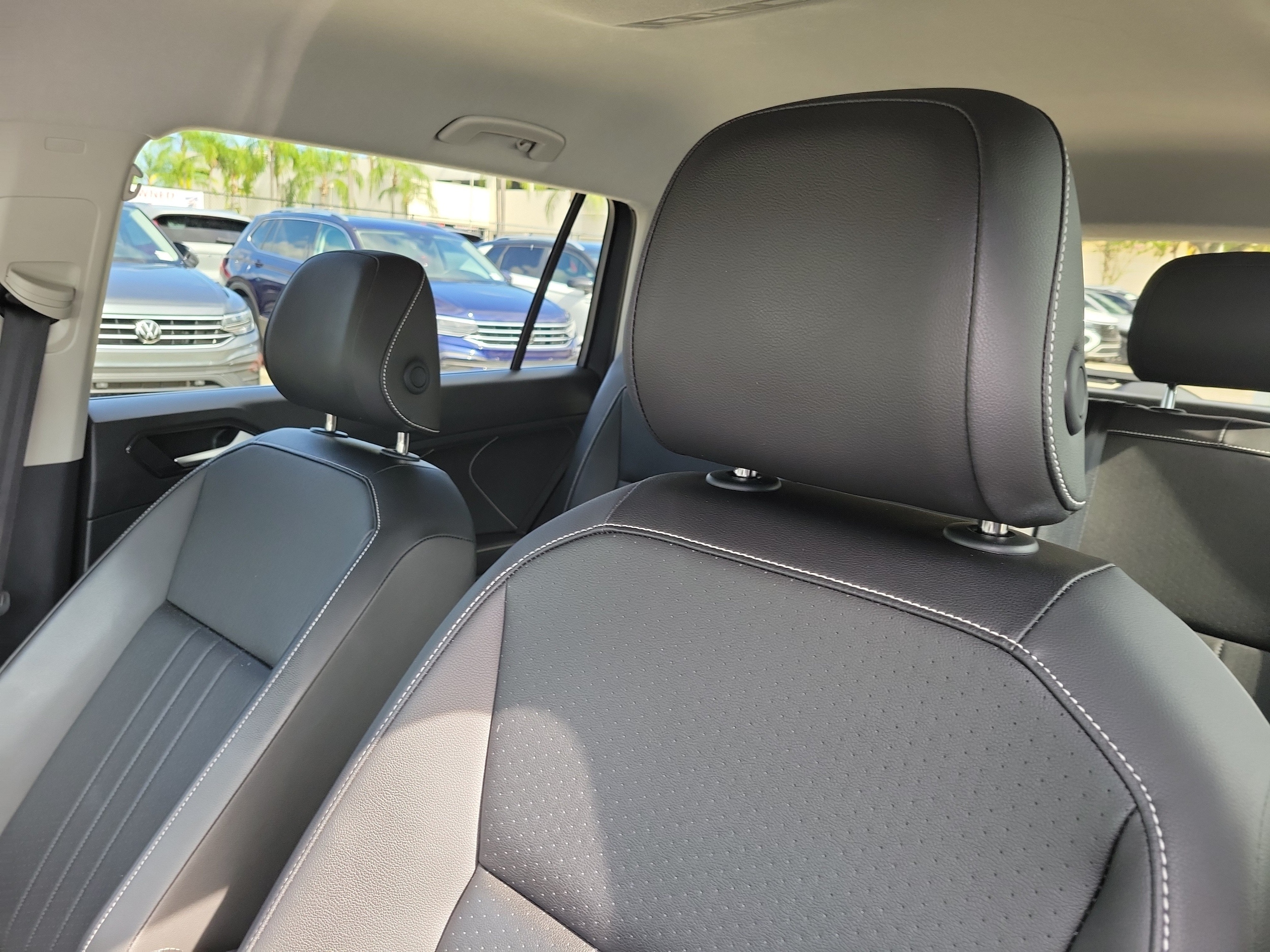 2024 Volkswagen Tiguan SE - Photo 16