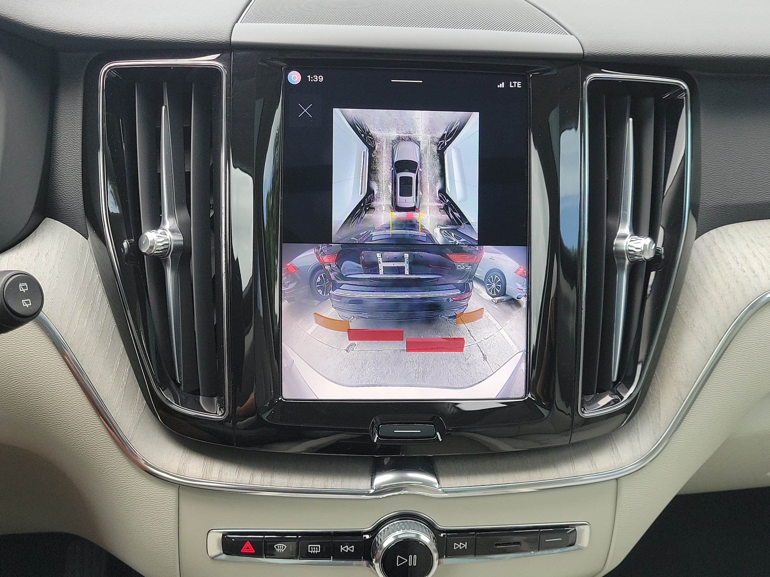 2024 Volvo XC60 Plus - Photo 27