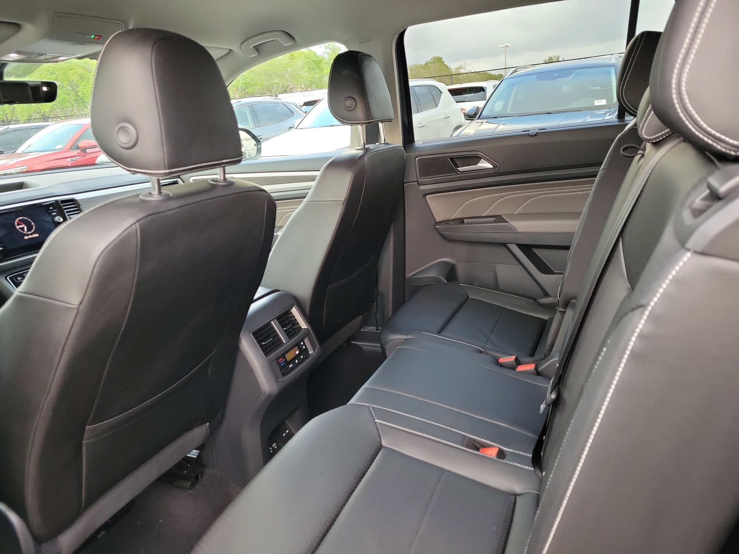 2023 Volkswagen Atlas SE w/Tech - Photo 15