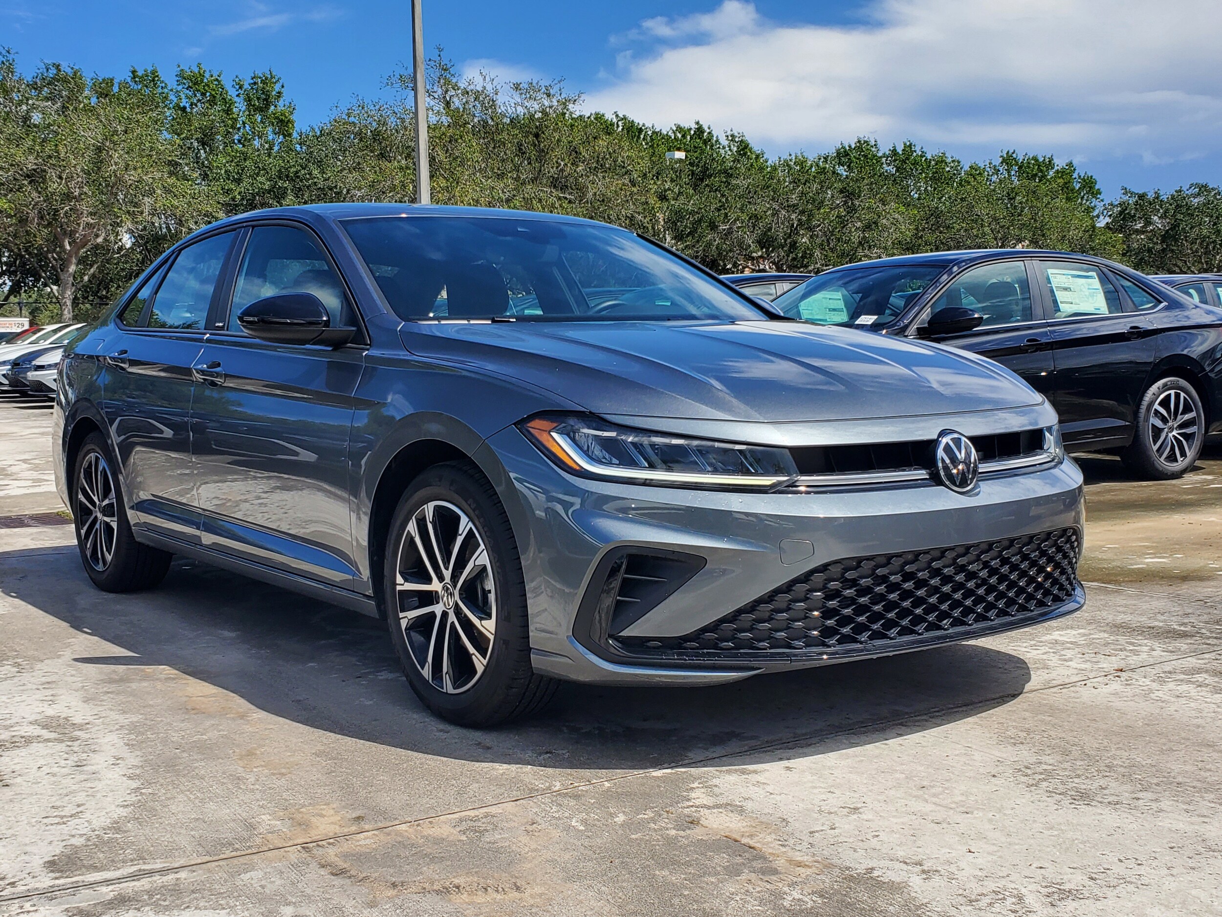 2026 Volkswagen Jetta Sport photo 2