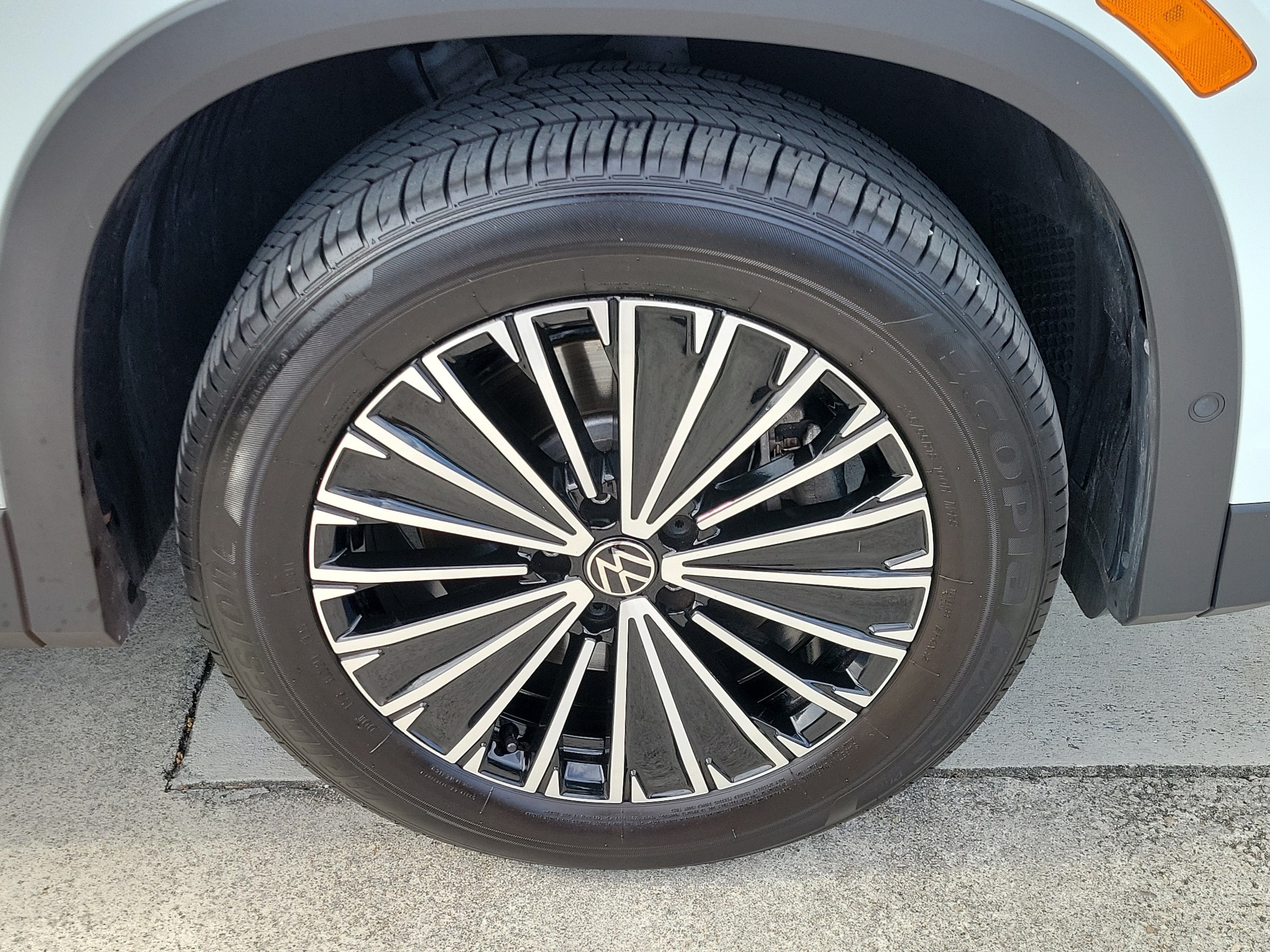 2025 Volkswagen Tiguan S - Photo 10