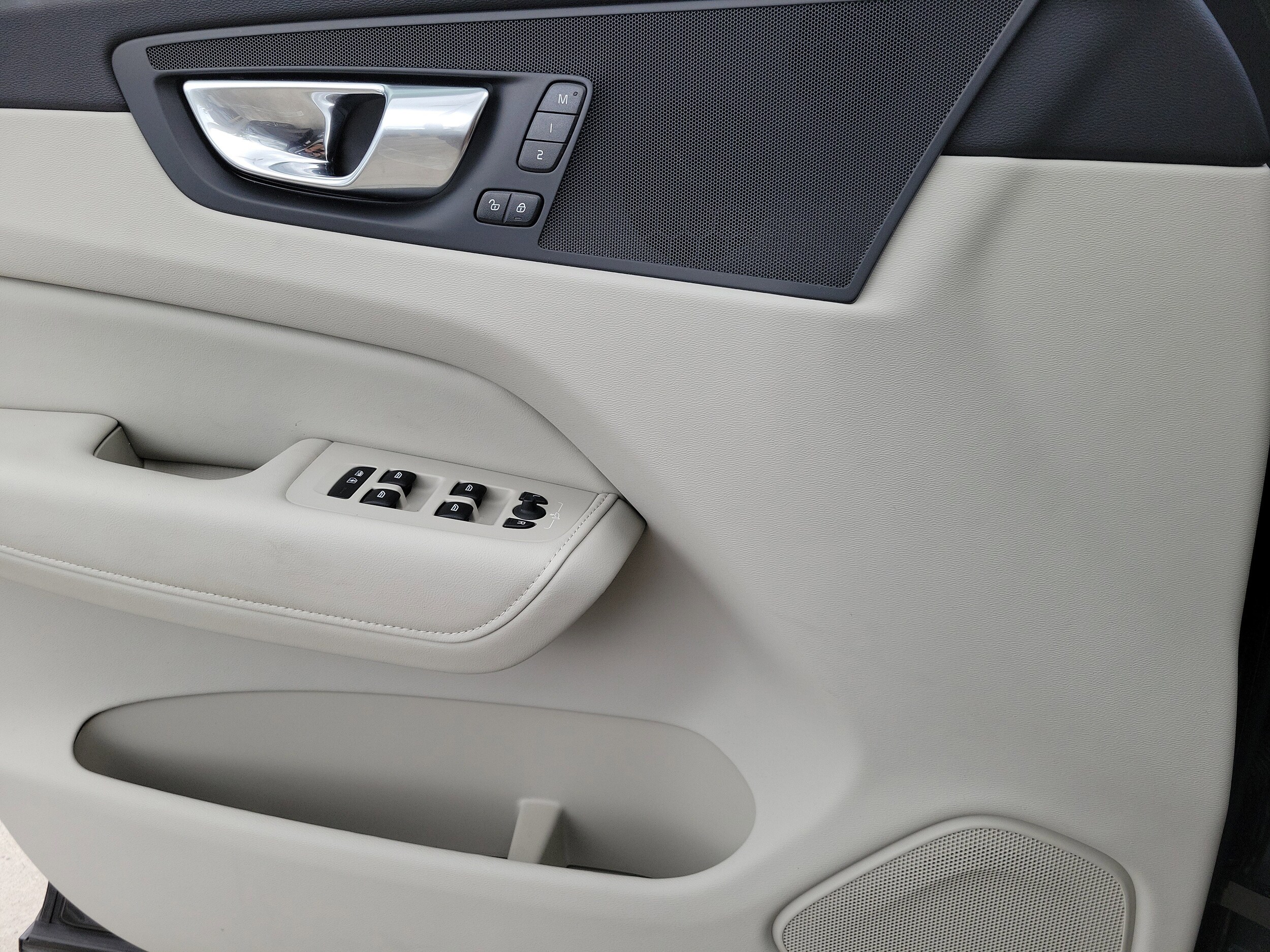 2023 Volvo XC60 Plus - Photo 21
