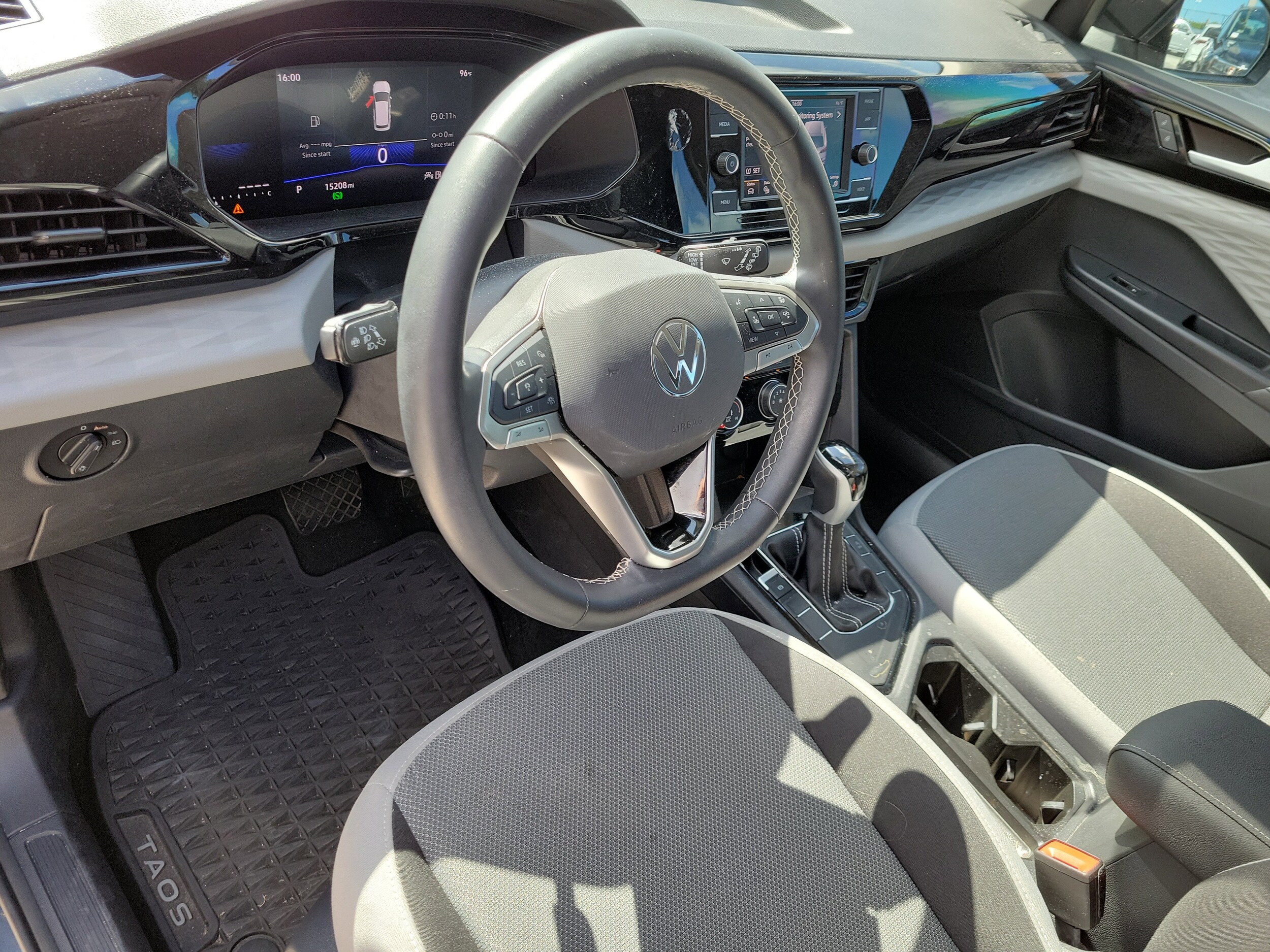 2024 Volkswagen Taos S - Photo 17