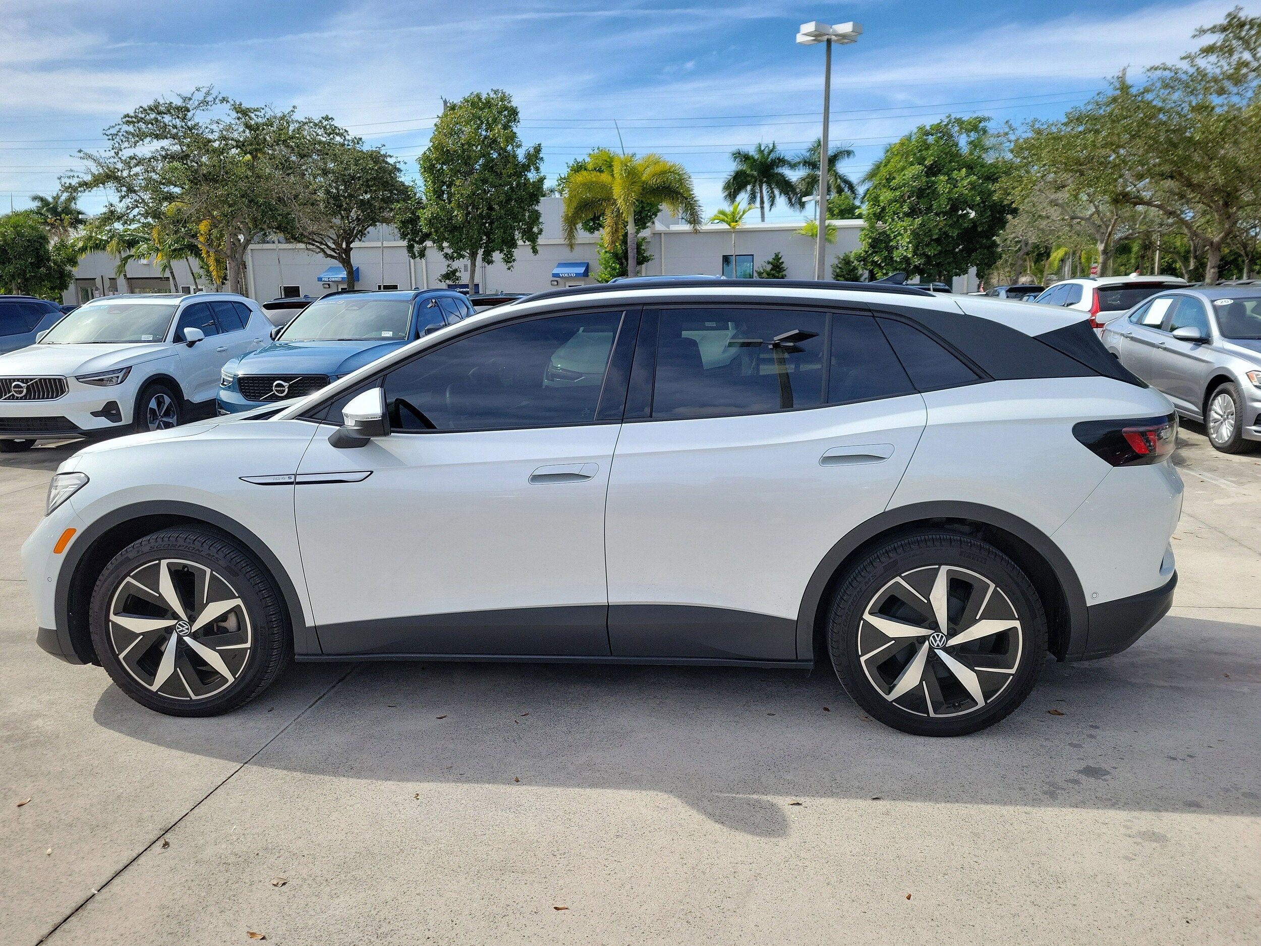 2023 Volkswagen ID.4 S photo 4