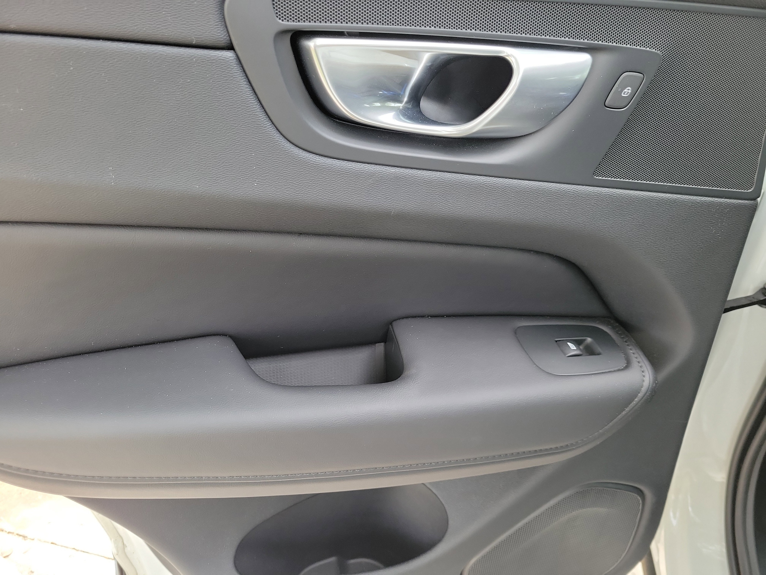 2024 Volvo XC60 Core - Photo 17