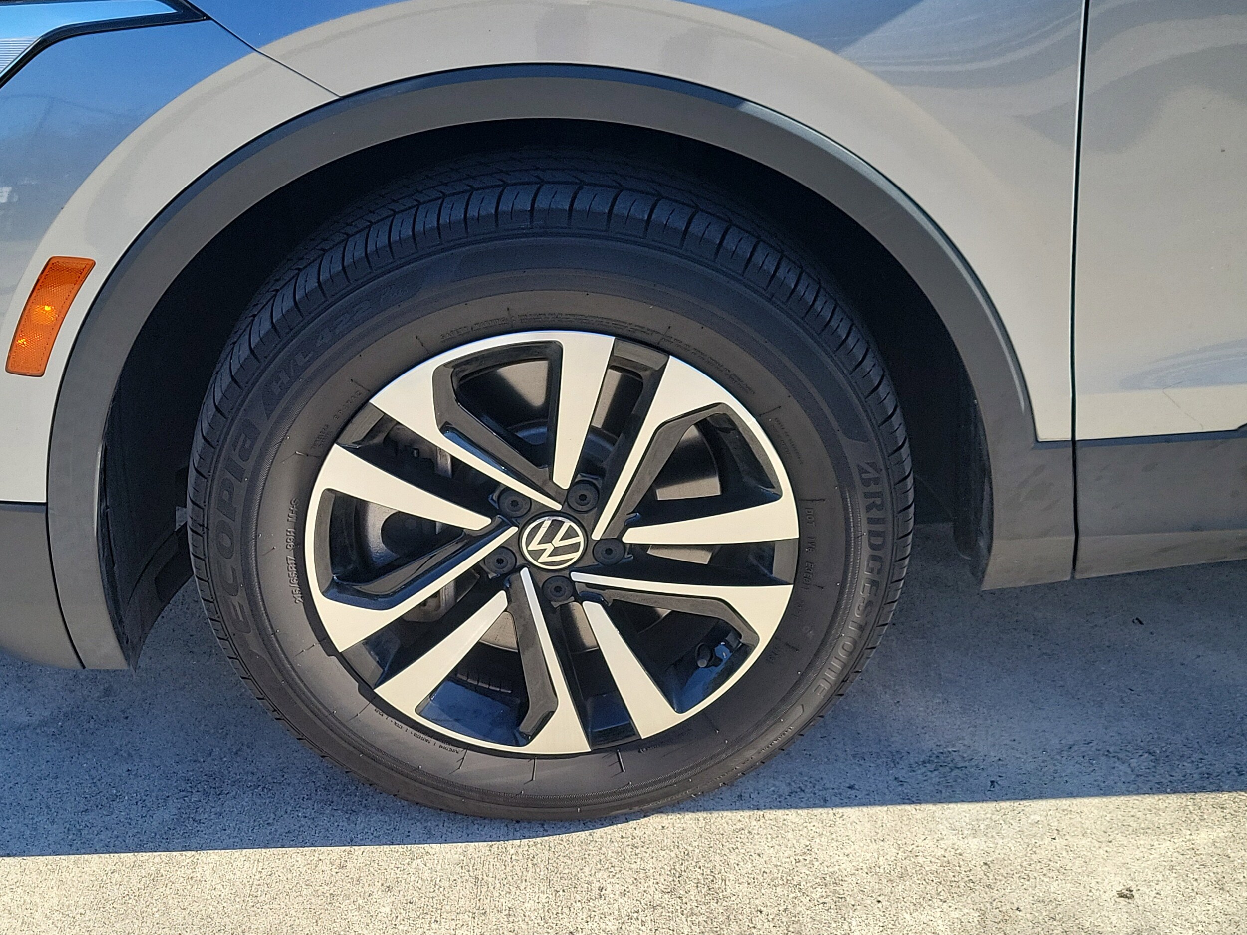 2022 Volkswagen Tiguan S photo 4