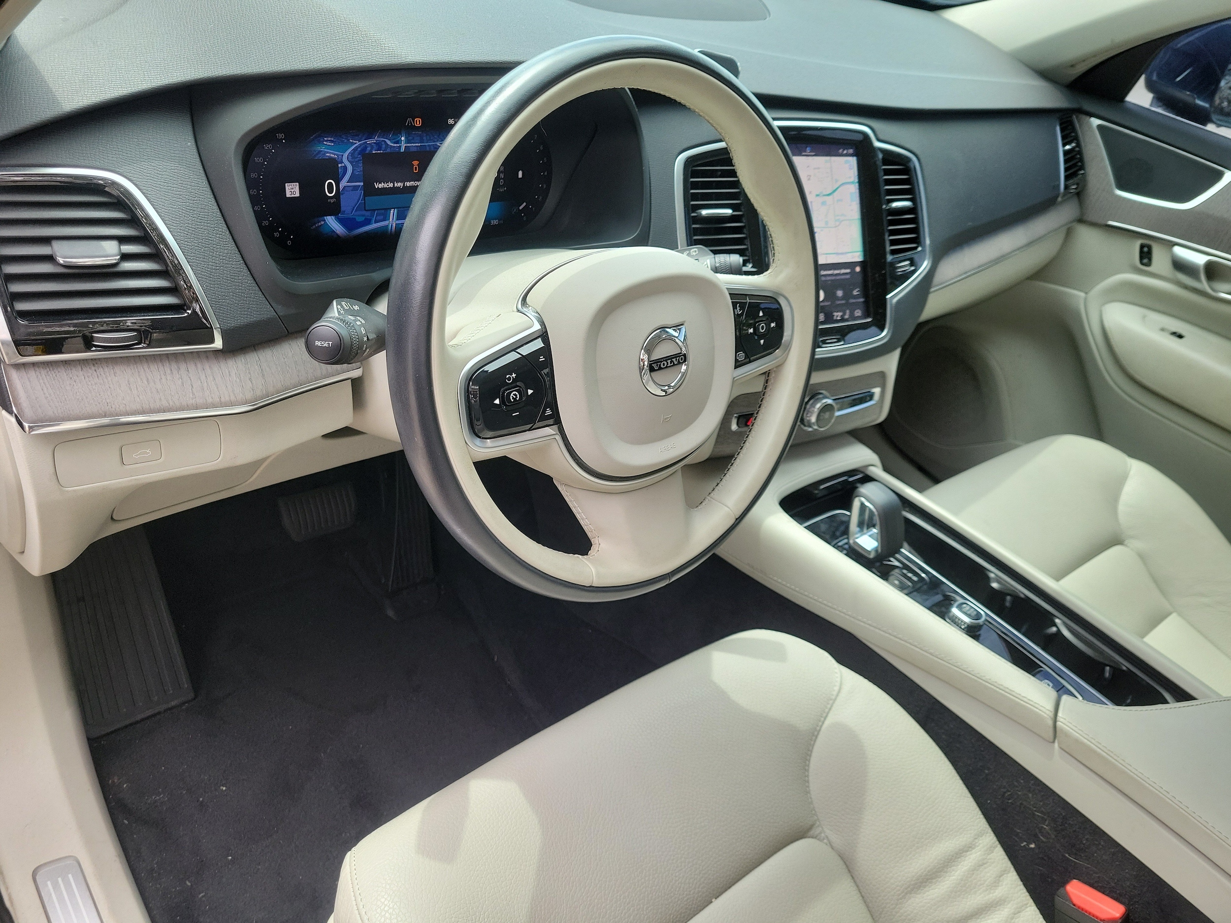 2023 Volvo XC90 Plus - Photo 18