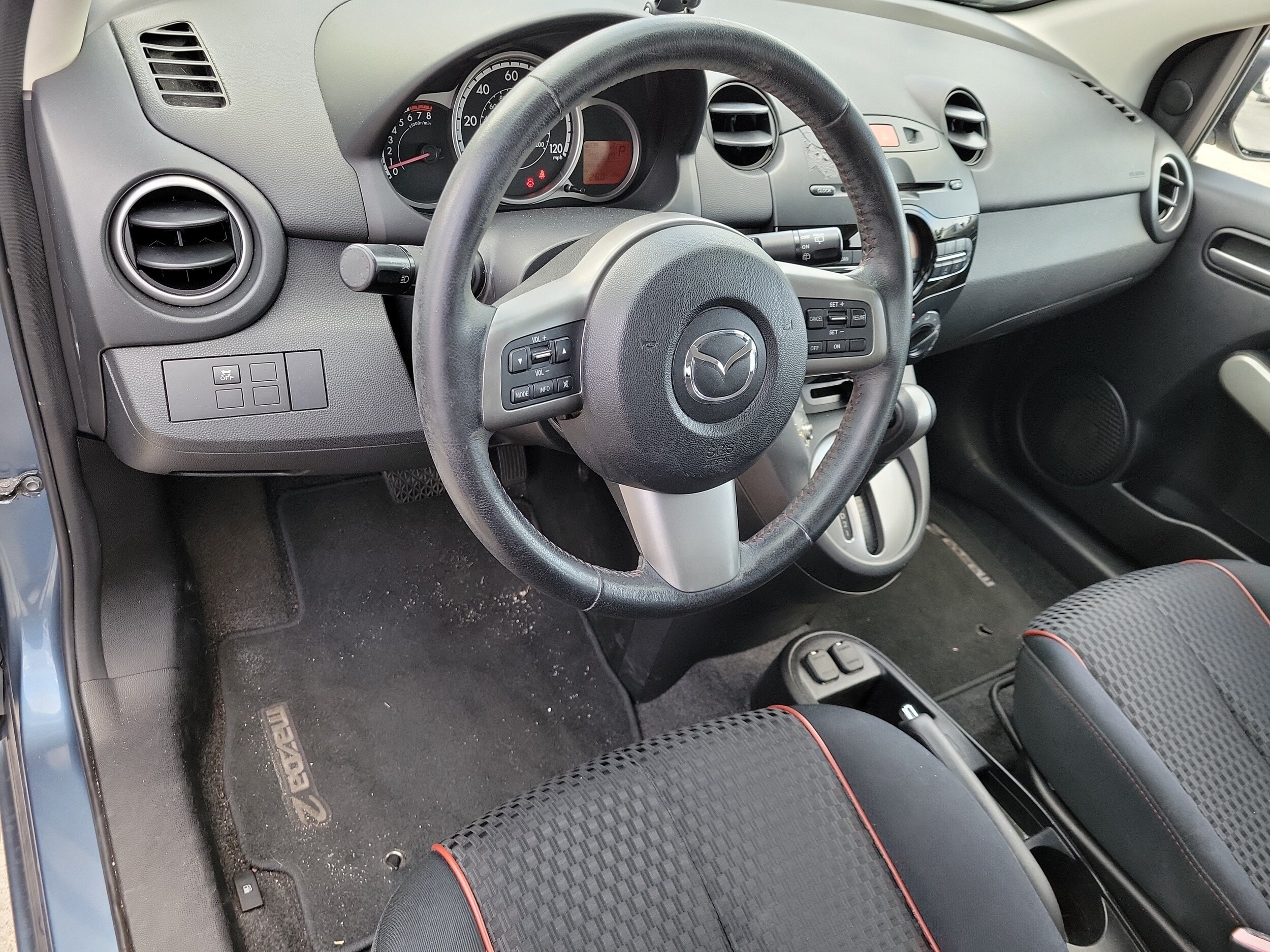 2014 Mazda Mazda2 Touring - Photo 15