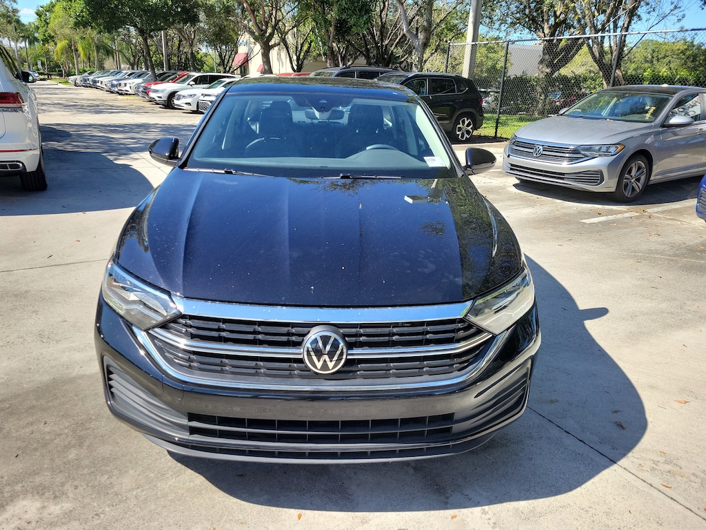 Certified 2022 Volkswagen Jetta 1.5T SE Sedan