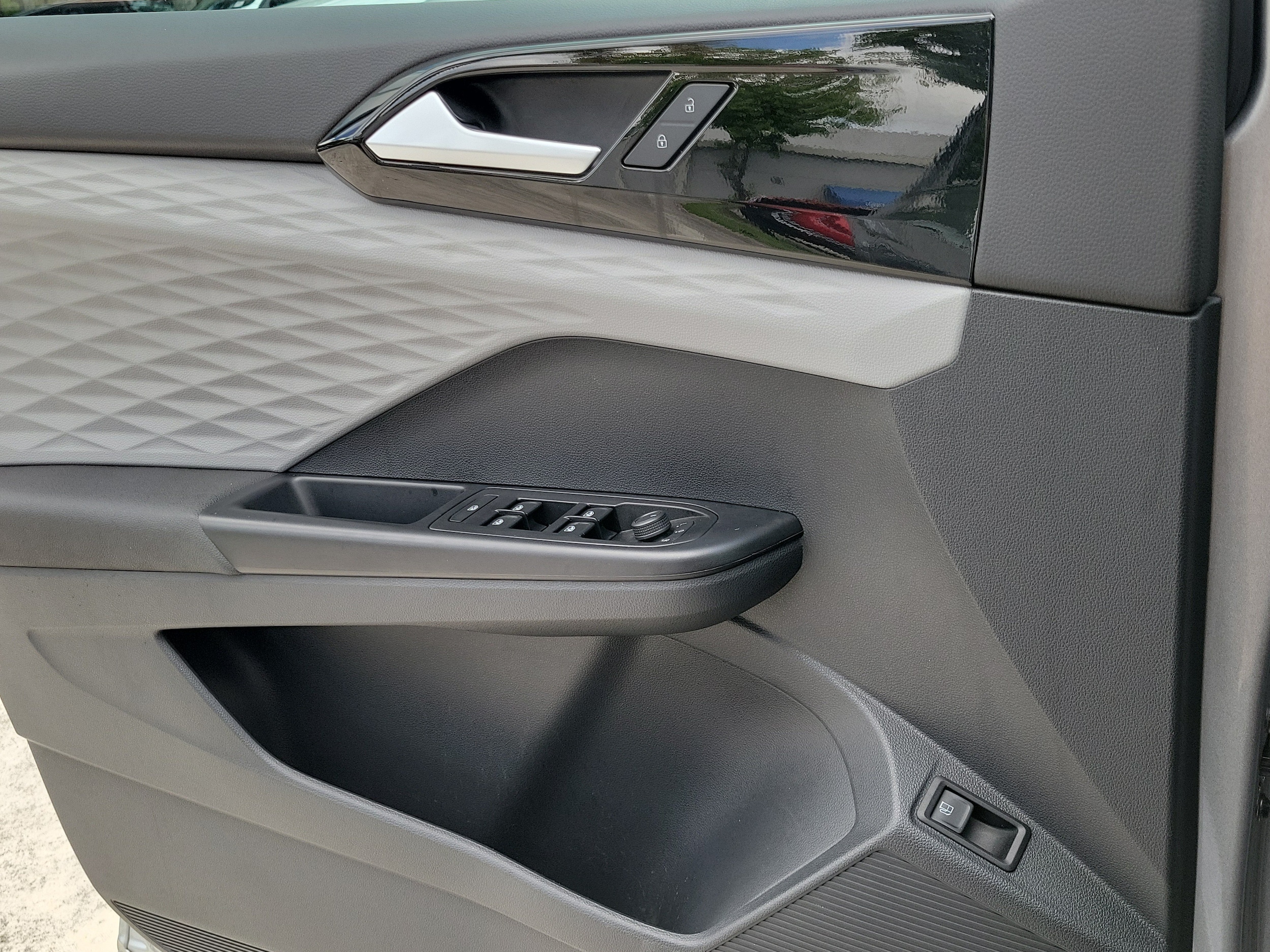 2023 Volkswagen Taos S - Photo 19