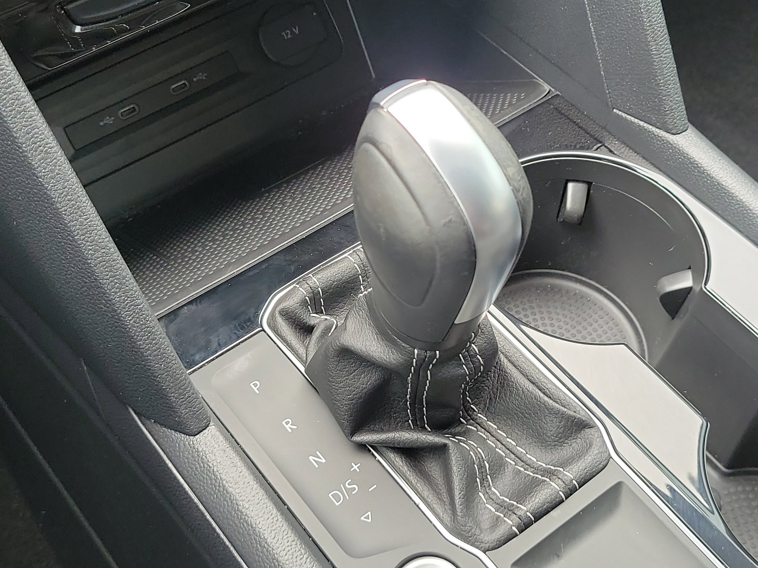 2023 Volkswagen Atlas SE w/Tech - Photo 24