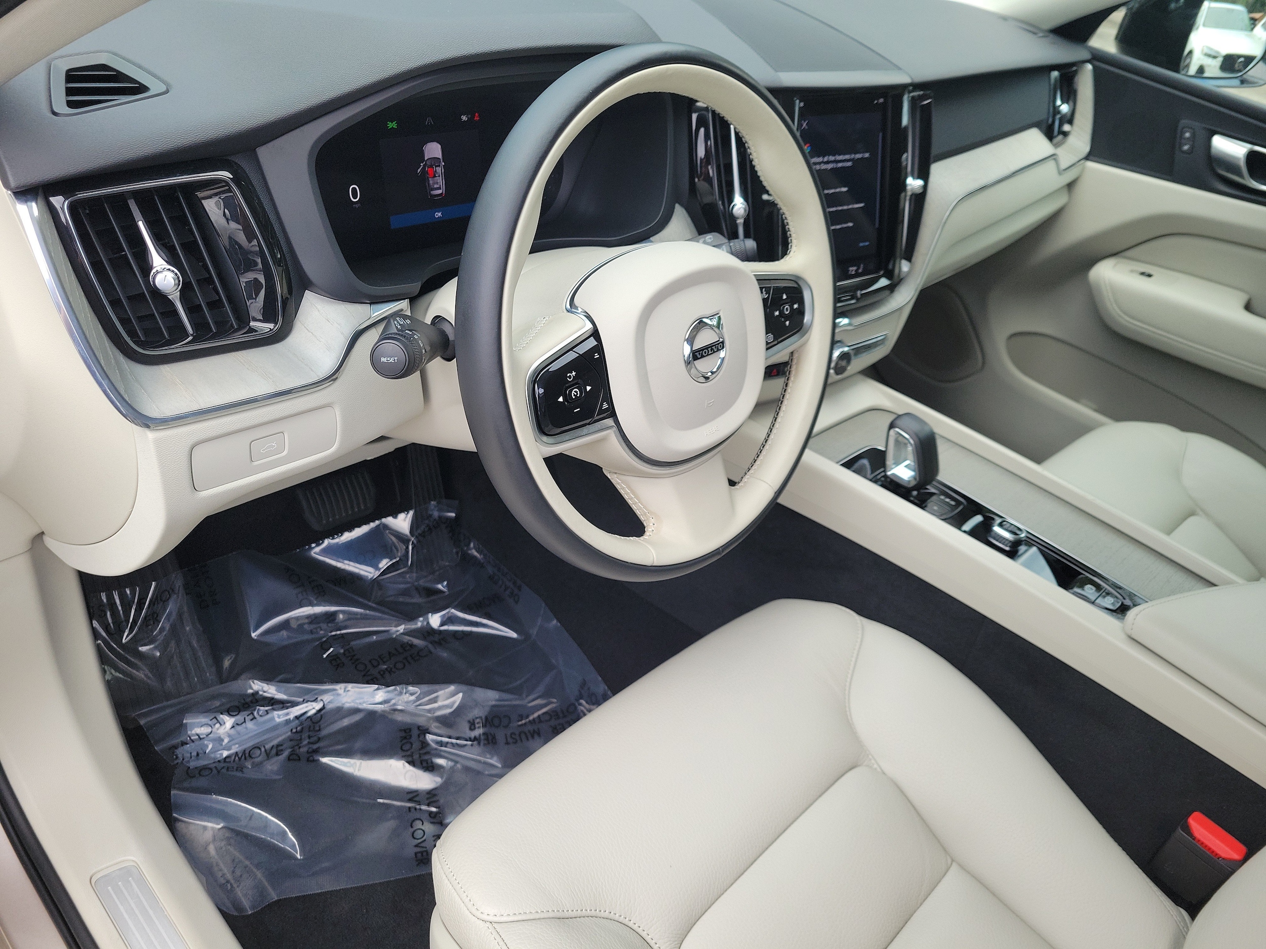 2024 Volvo XC60 Plus - Photo 19