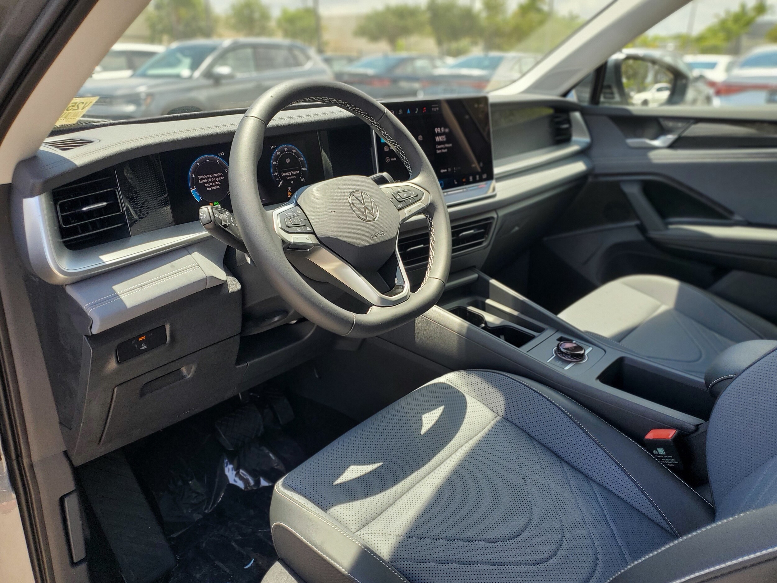 2026 Volkswagen Tiguan SE - Photo 10