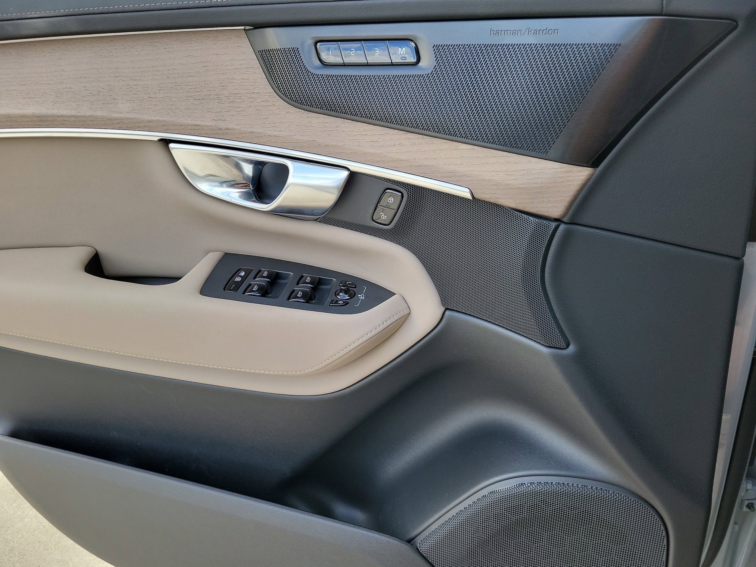 2025 Volvo XC90 Ultra - Photo 23