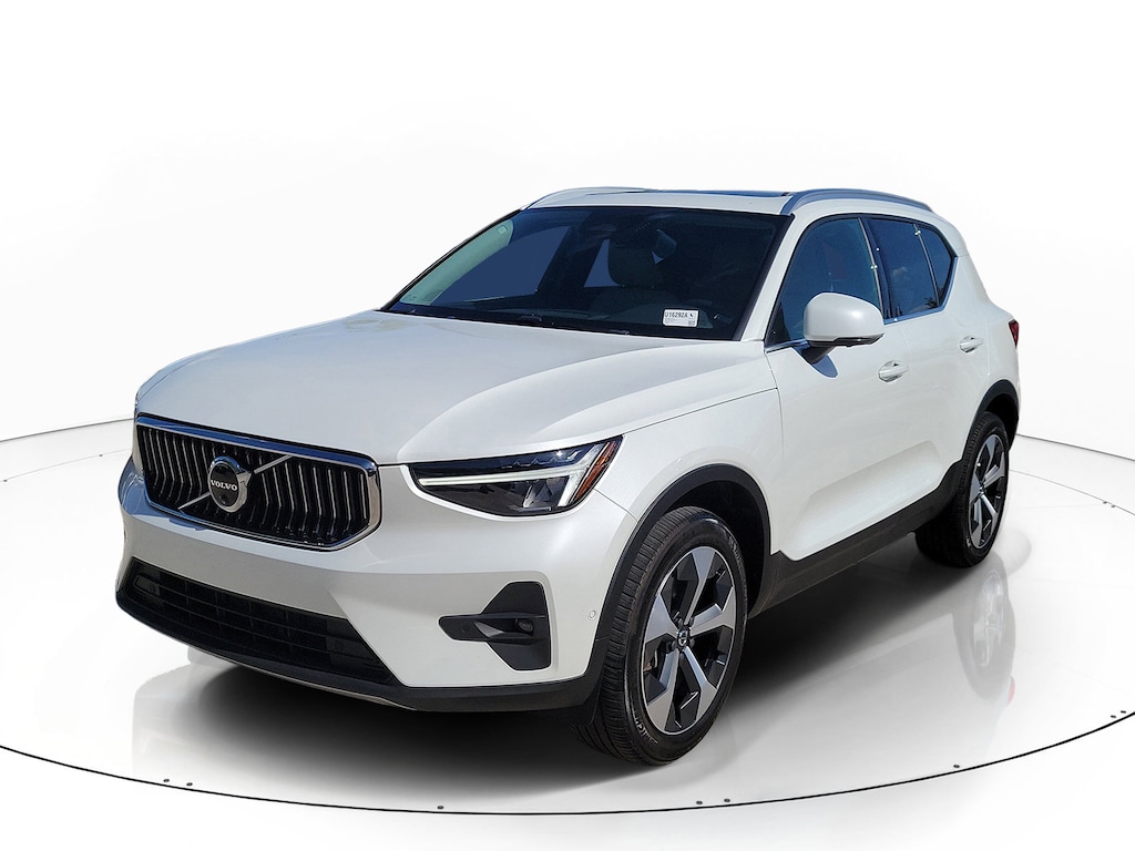 Used 2024 Volvo XC40 B5 Plus Bright SUV
