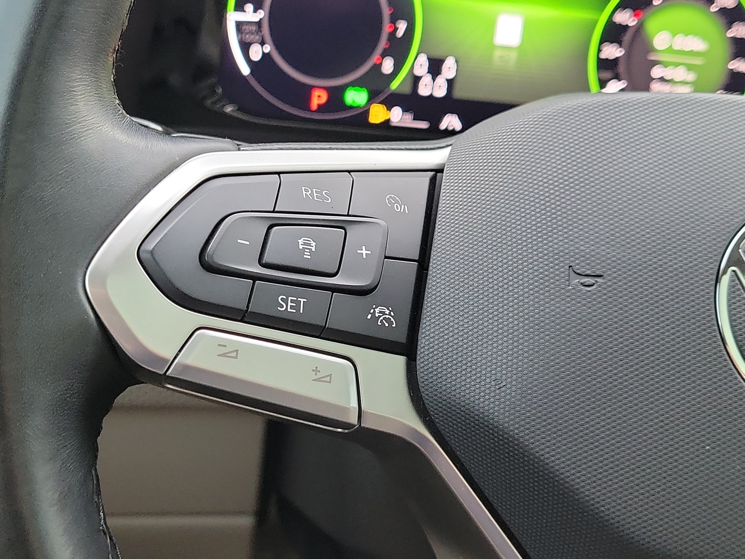 2024 Volkswagen Atlas SEL Premium R-Line - Photo 26
