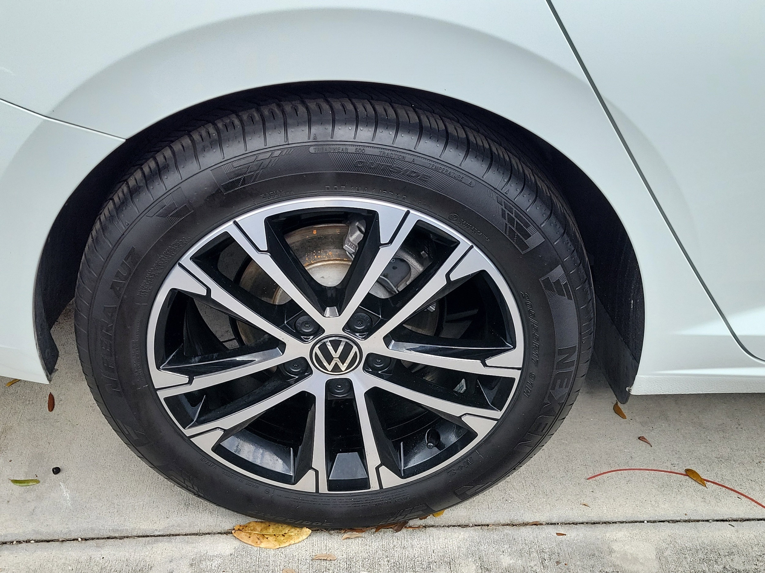 2025 Volkswagen Jetta Sport - Photo 6