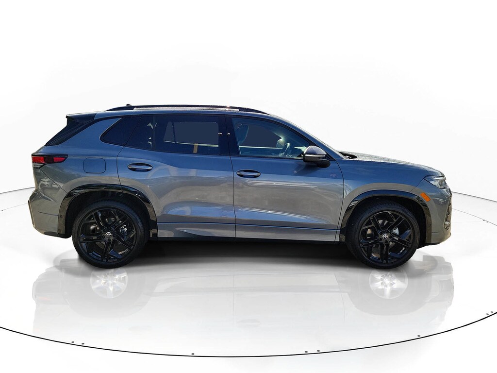 New 2026 Volkswagen Tiguan SE R-Line Black SUV