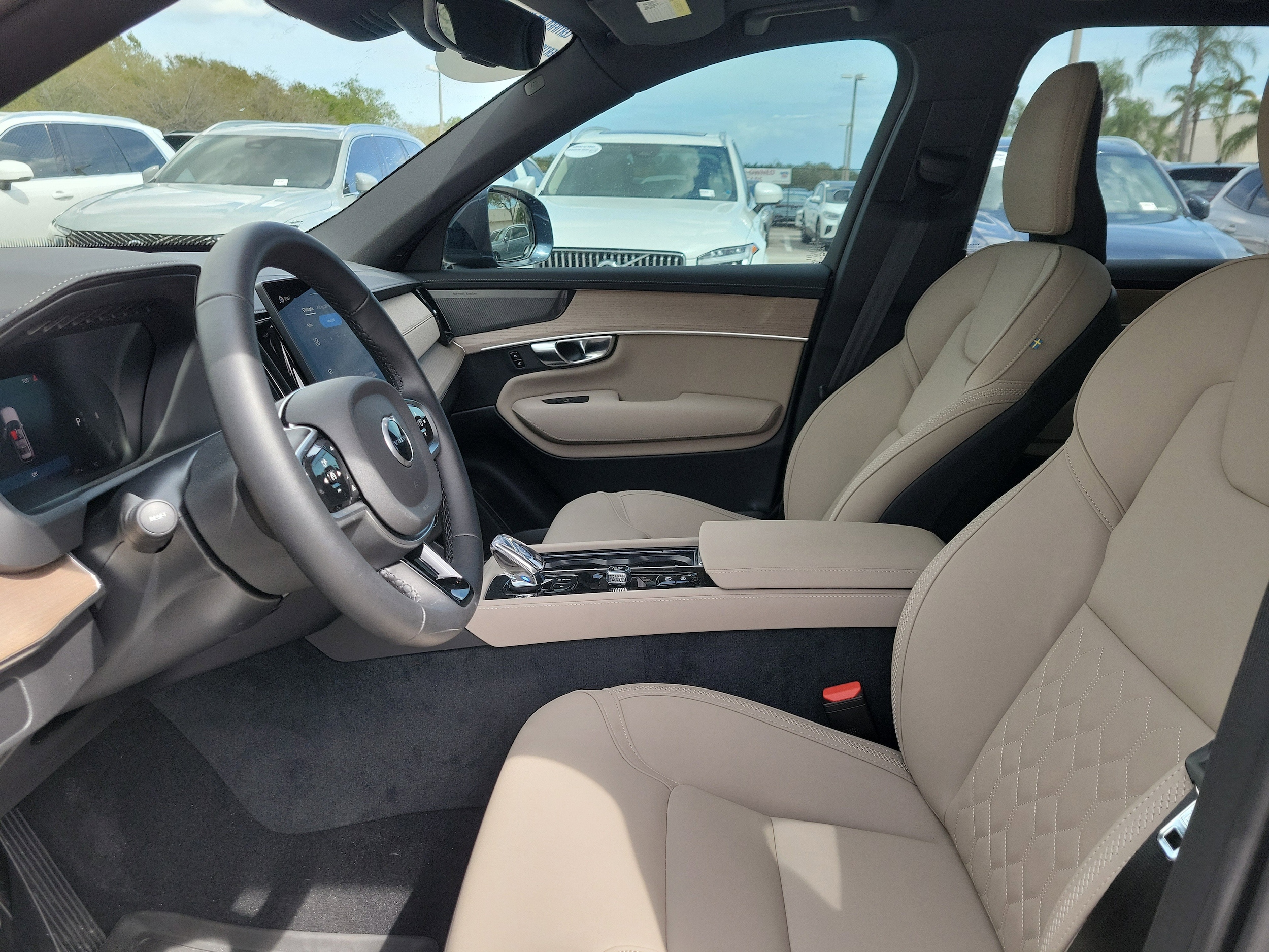 2026 Volvo XC90 Plus - Photo 19
