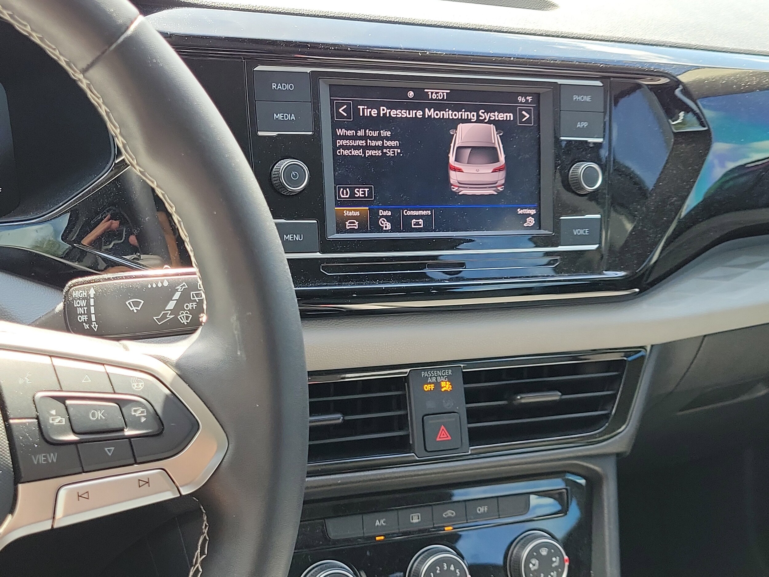 2024 Volkswagen Taos S - Photo 26