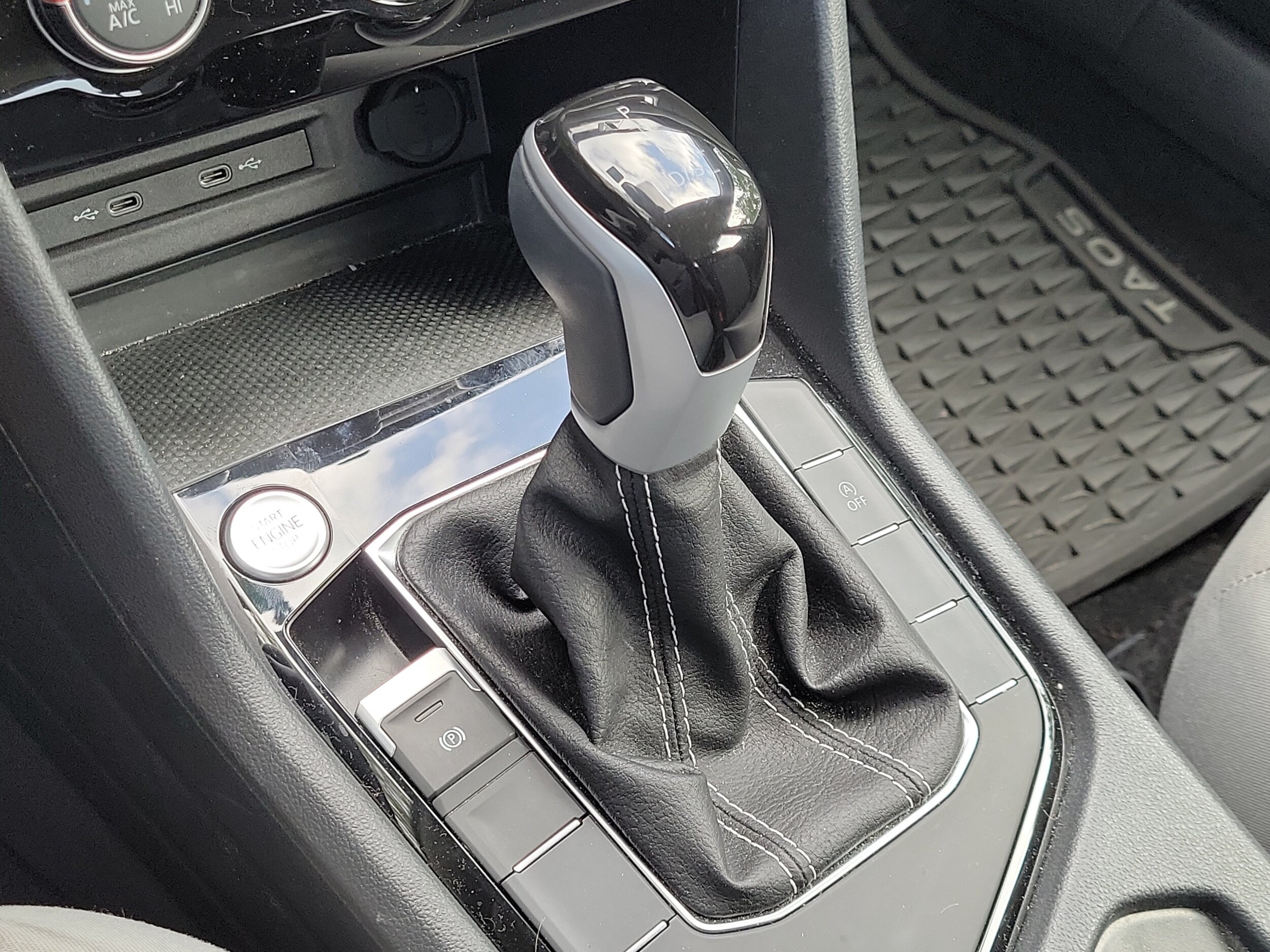 2024 Volkswagen Taos S - Photo 25